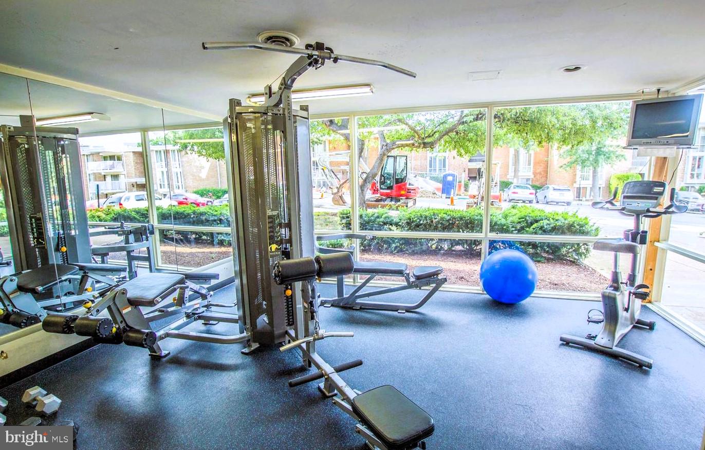 HUNTINGTON CLUB - Residential Lease