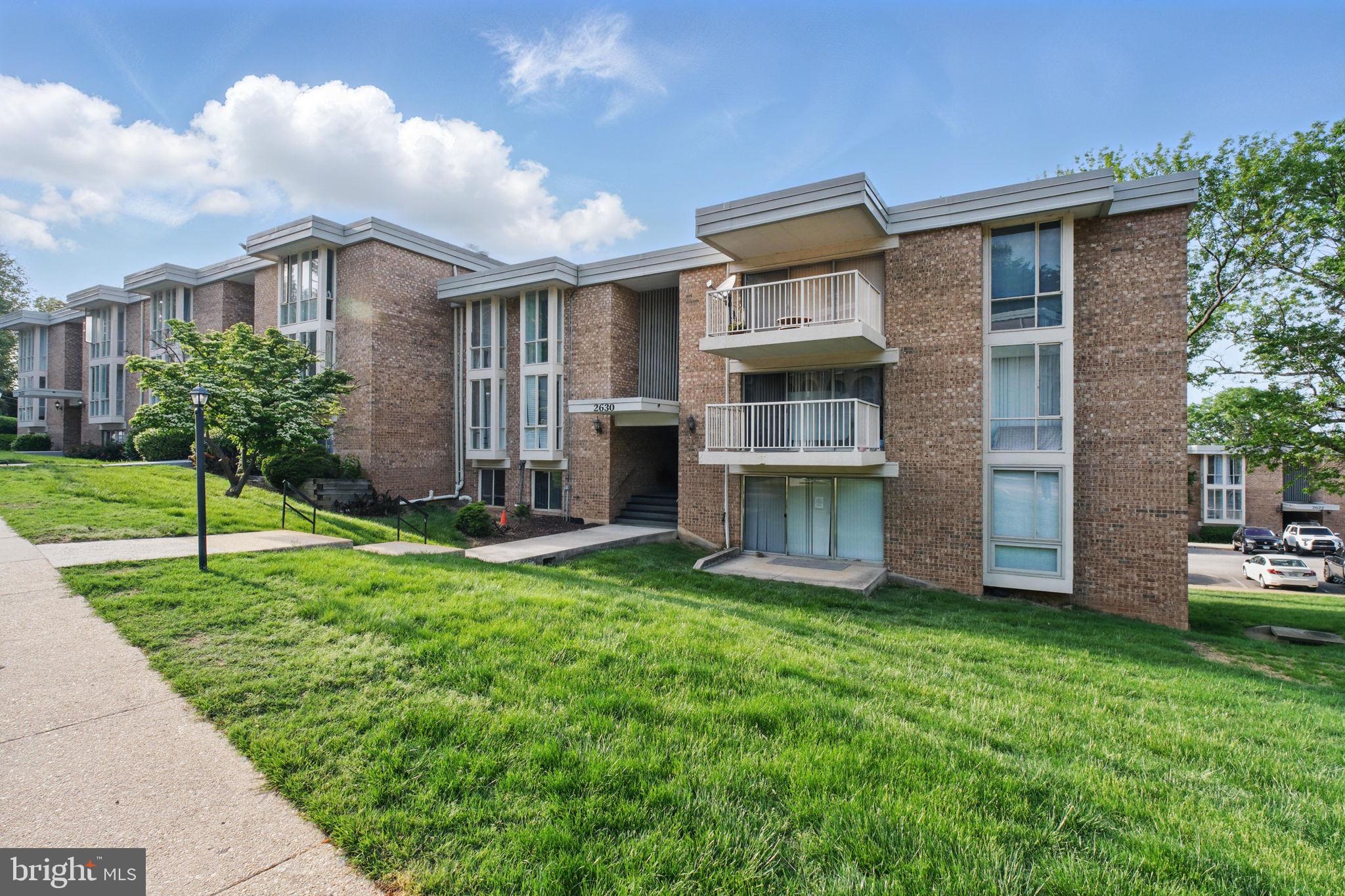 HUNTINGTON CLUB - Residential Lease