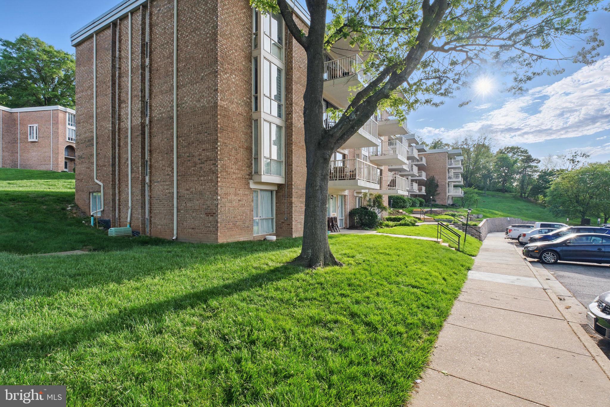 HUNTINGTON CLUB - Residential Lease