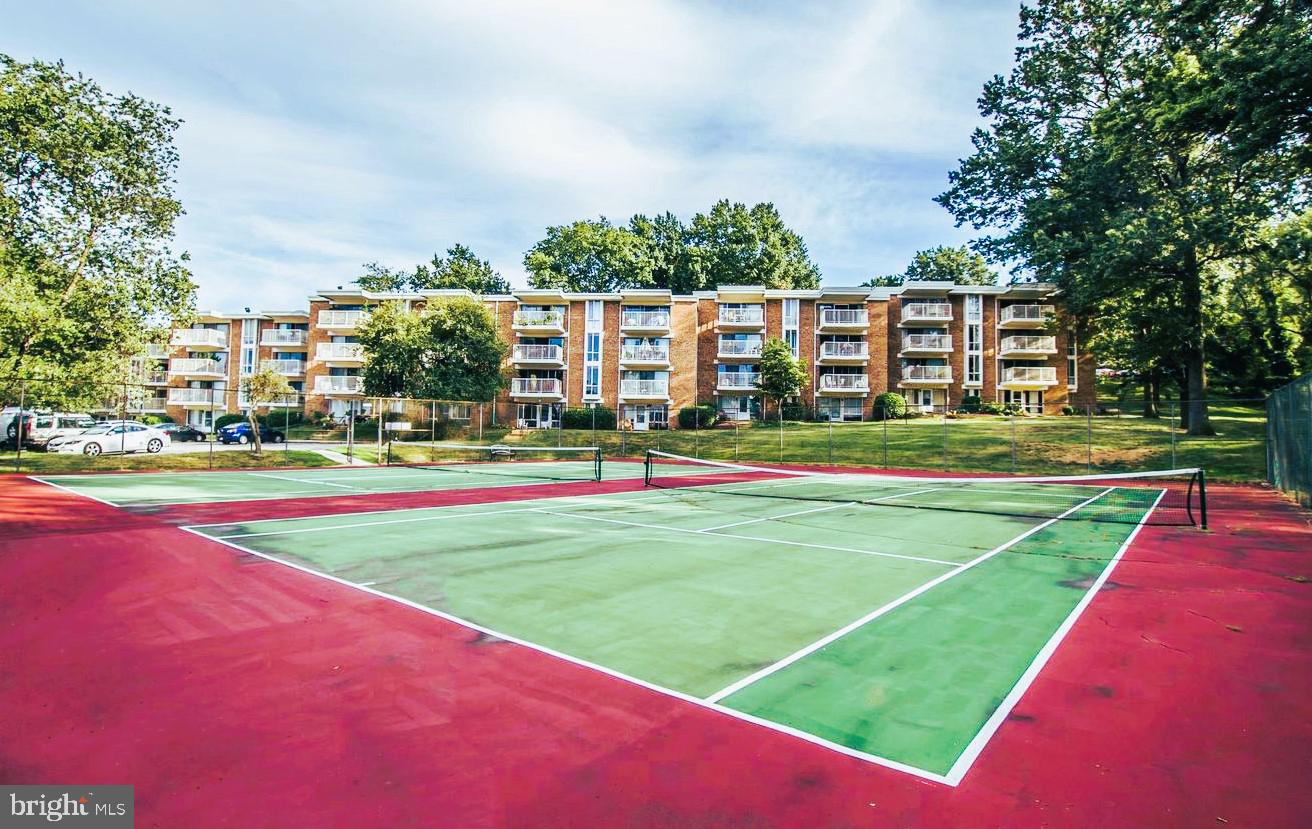 HUNTINGTON CLUB - Residential Lease