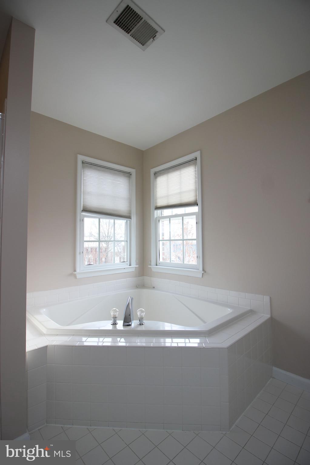 QUINCE ORCHARD PARK - Residential Lease