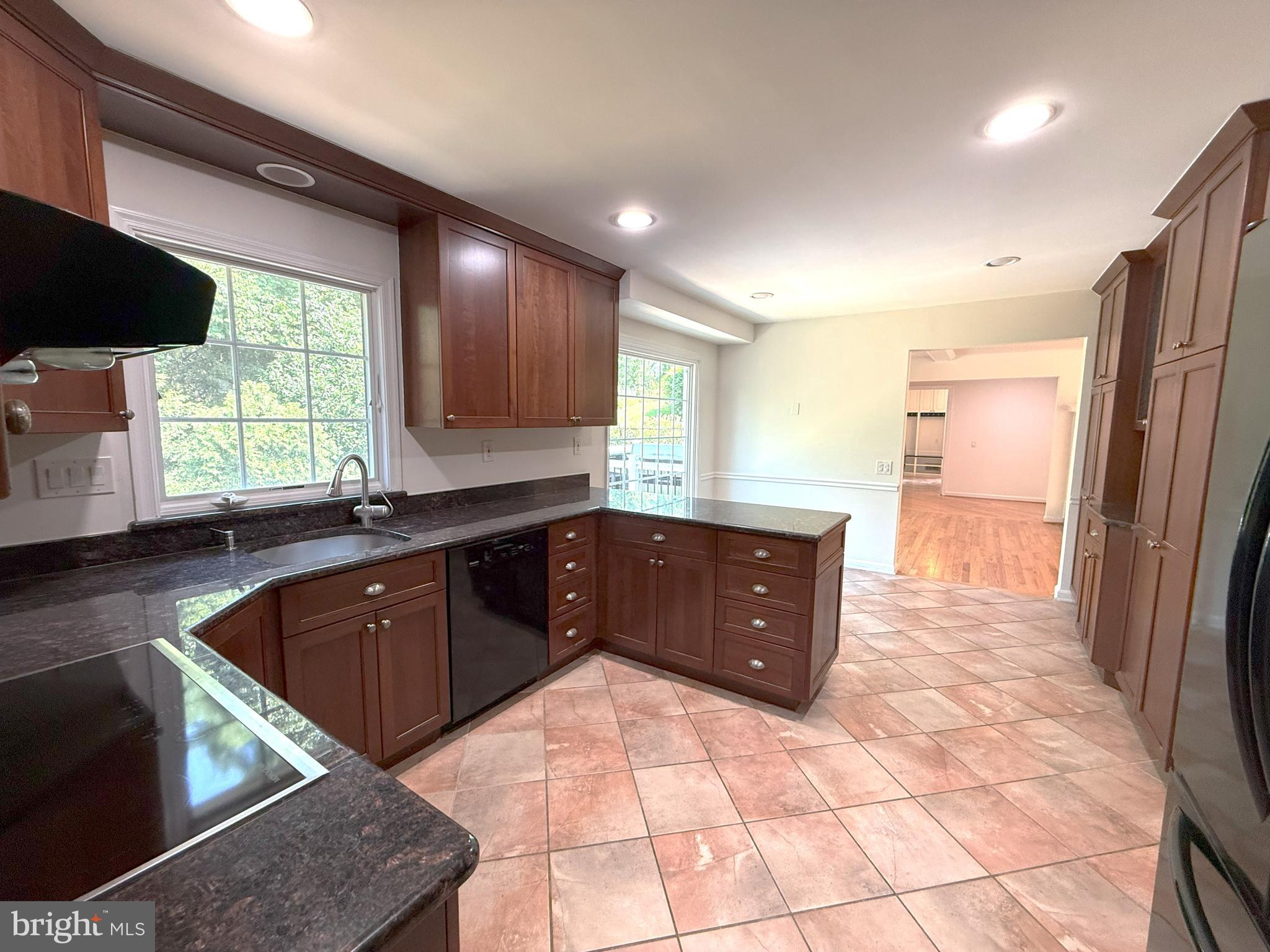 FOX HILLS WEST - Residential