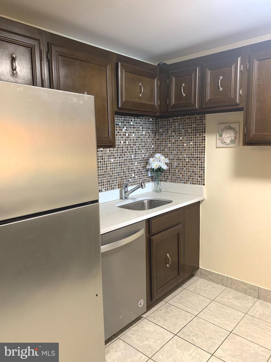 PENTHOUSE CONDOMINIUMS - Residential Lease