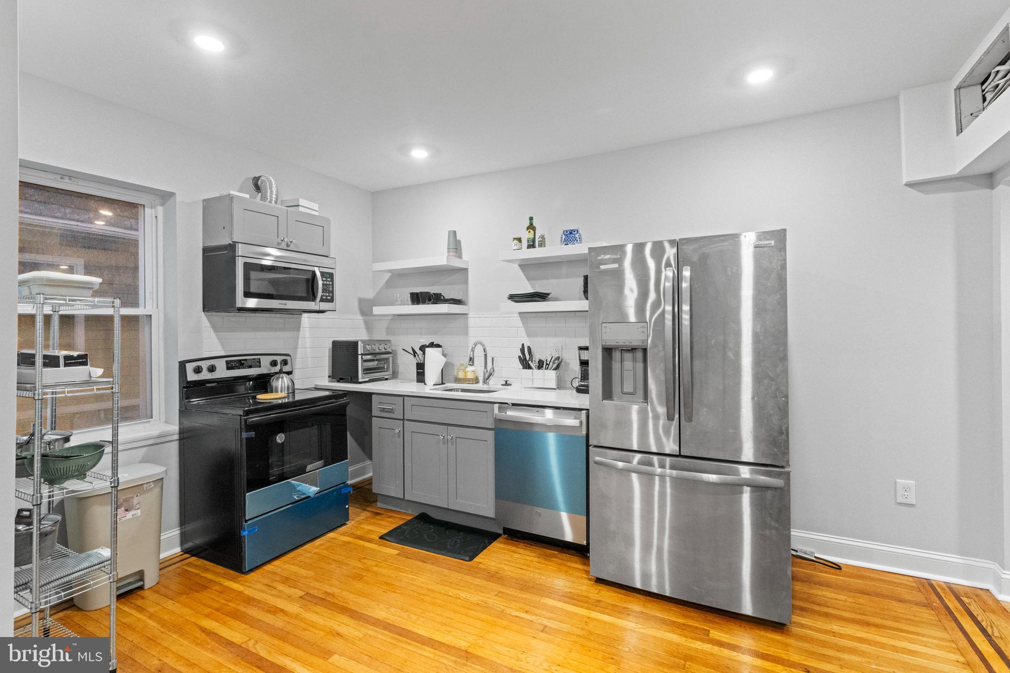 LIBERTY SQUARE - Commercial Sale