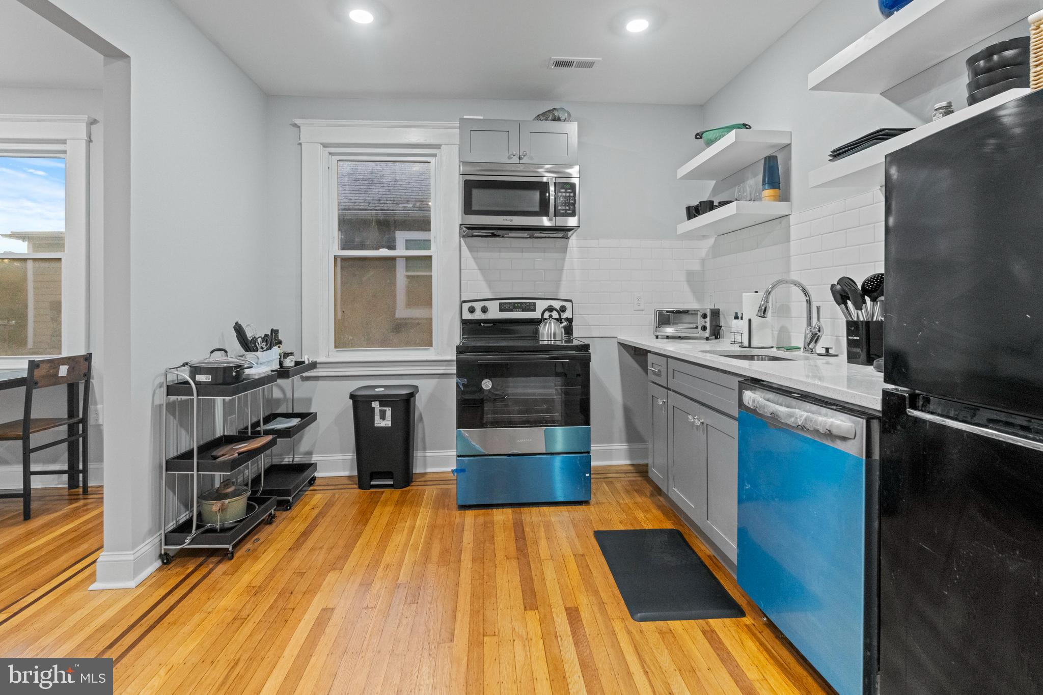 LIBERTY SQUARE - Commercial Sale