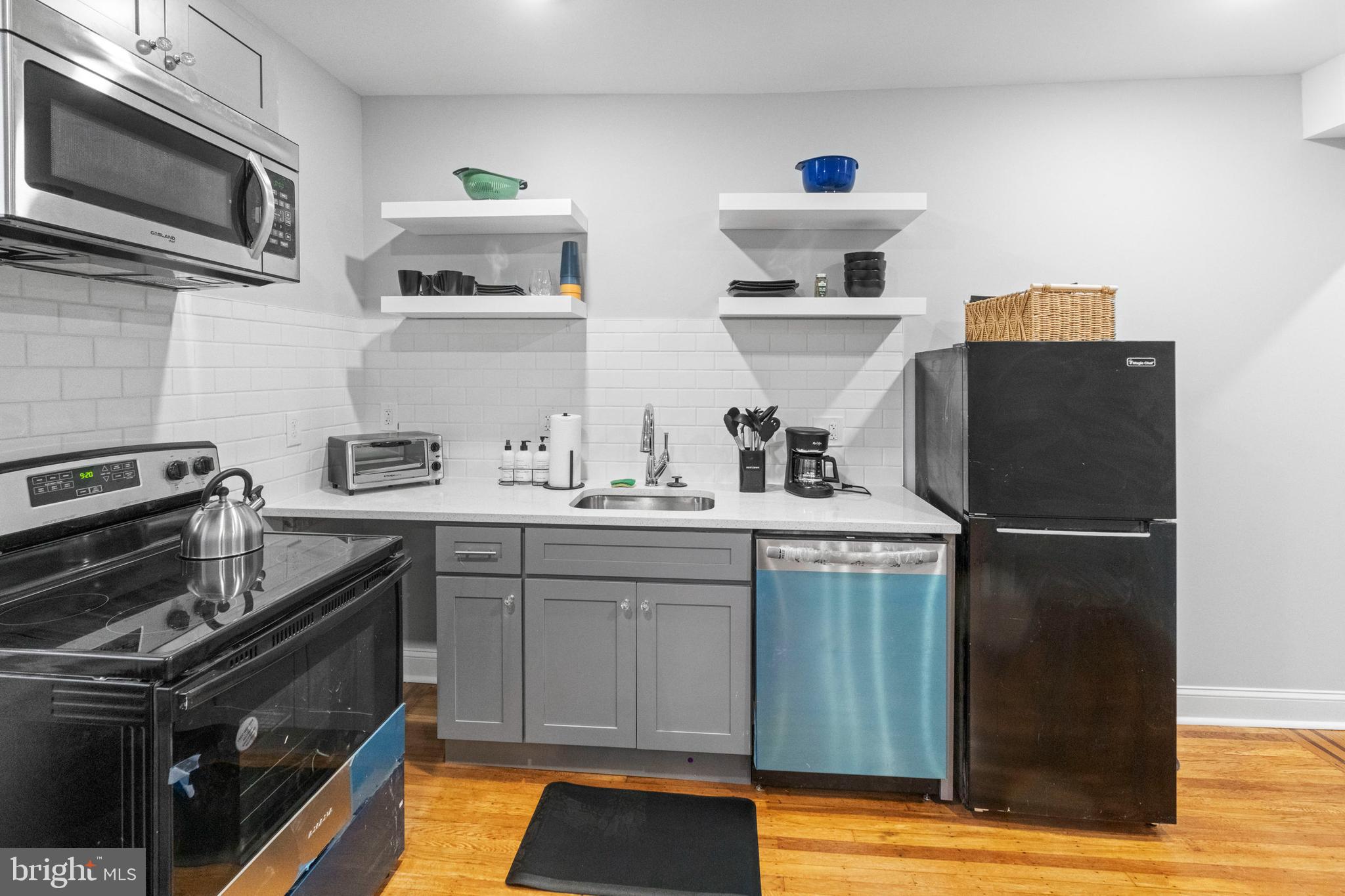 LIBERTY SQUARE - Commercial Sale