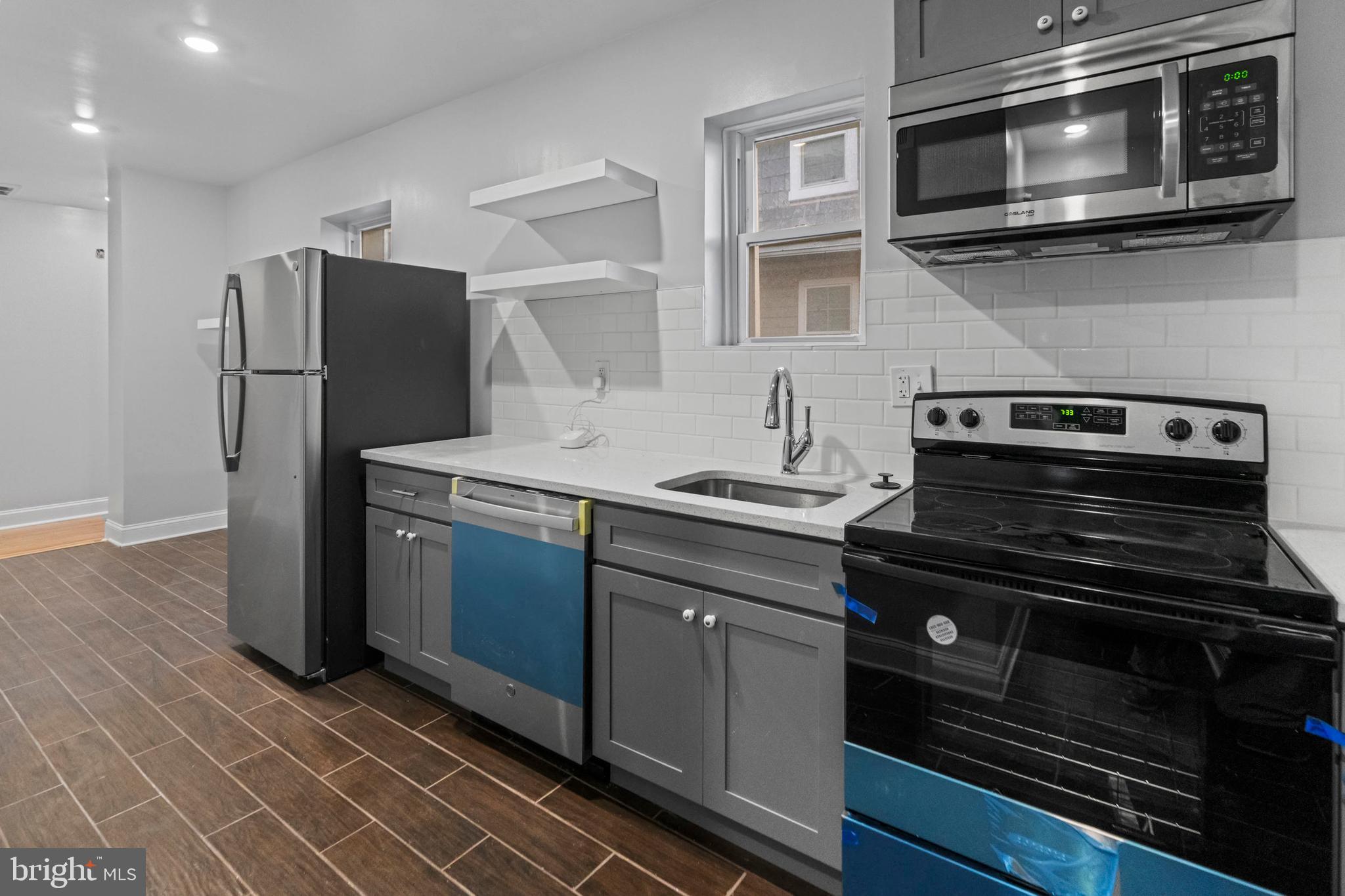 LIBERTY SQUARE - Commercial Sale