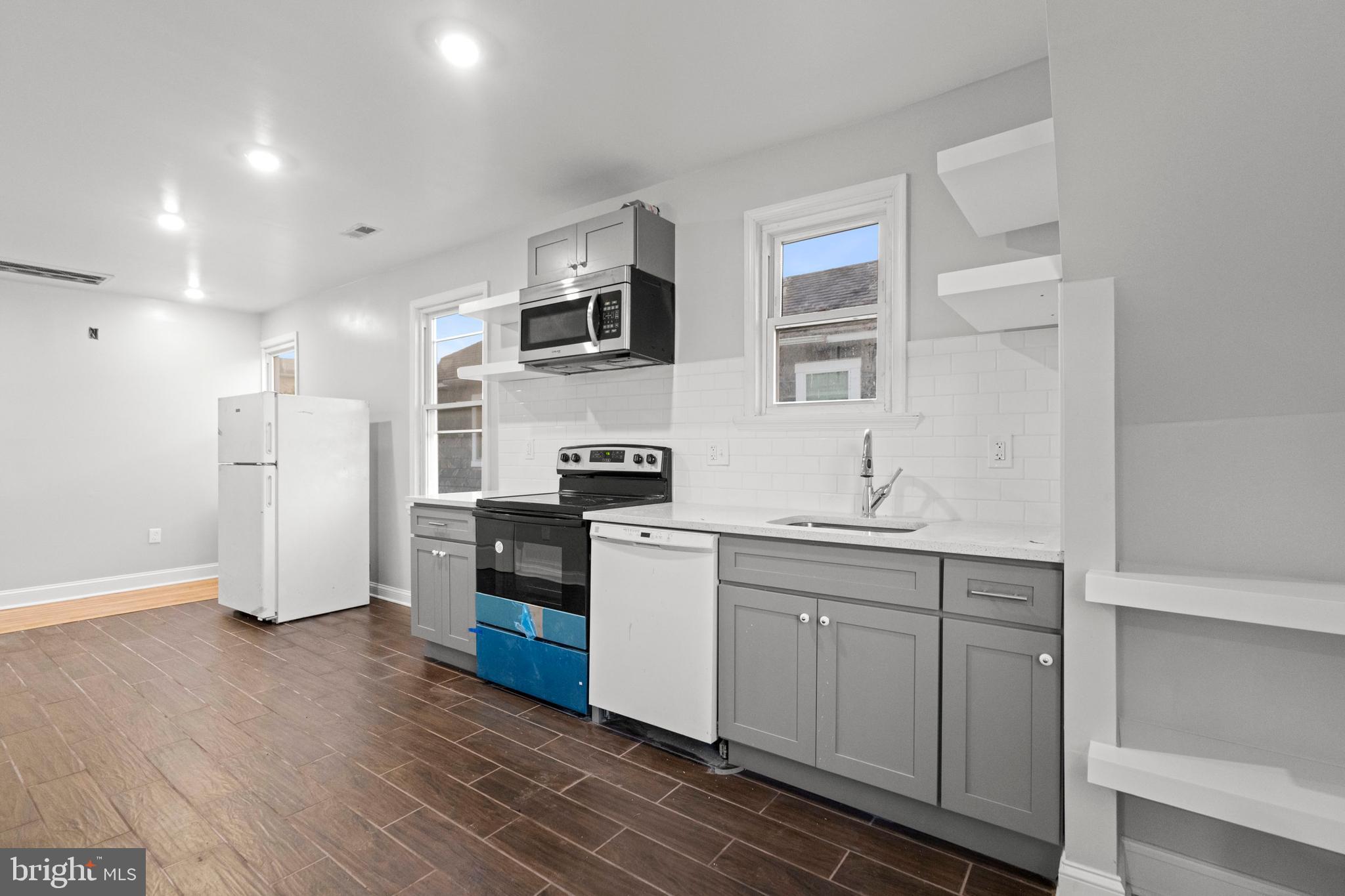 LIBERTY SQUARE - Commercial Sale