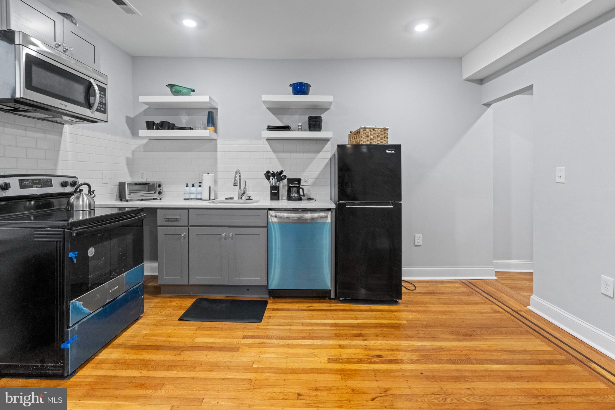 LIBERTY SQUARE - Commercial Sale