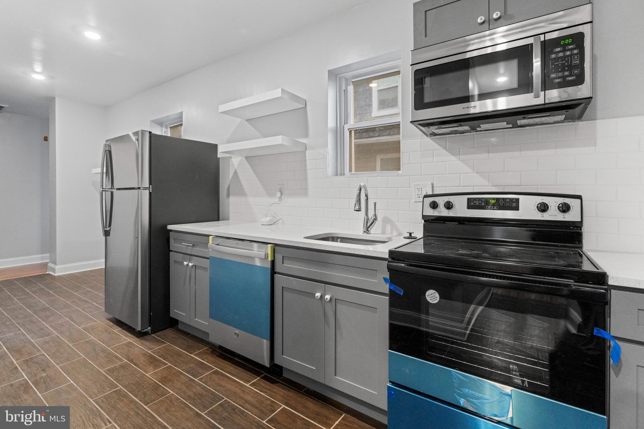LIBERTY SQUARE - Commercial Sale