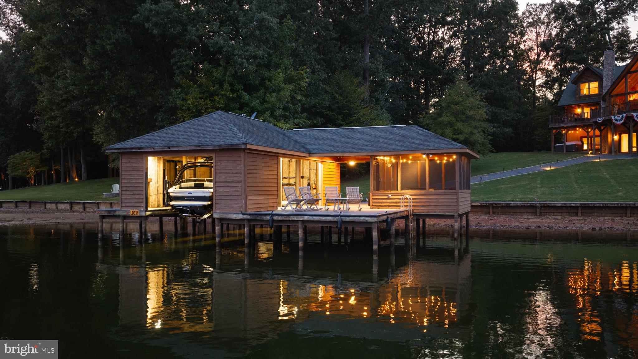 285 LAKEWOOD LANDING DRIVE