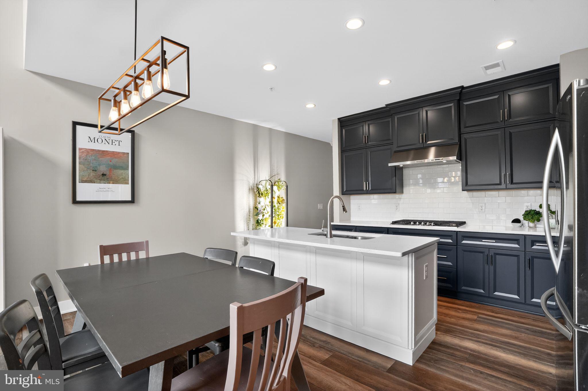 CREEKSIDE AT BLUE BELL - Residential