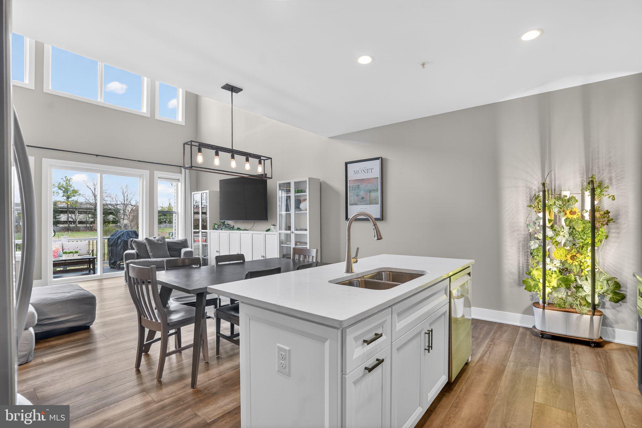 CREEKSIDE AT BLUE BELL - Residential