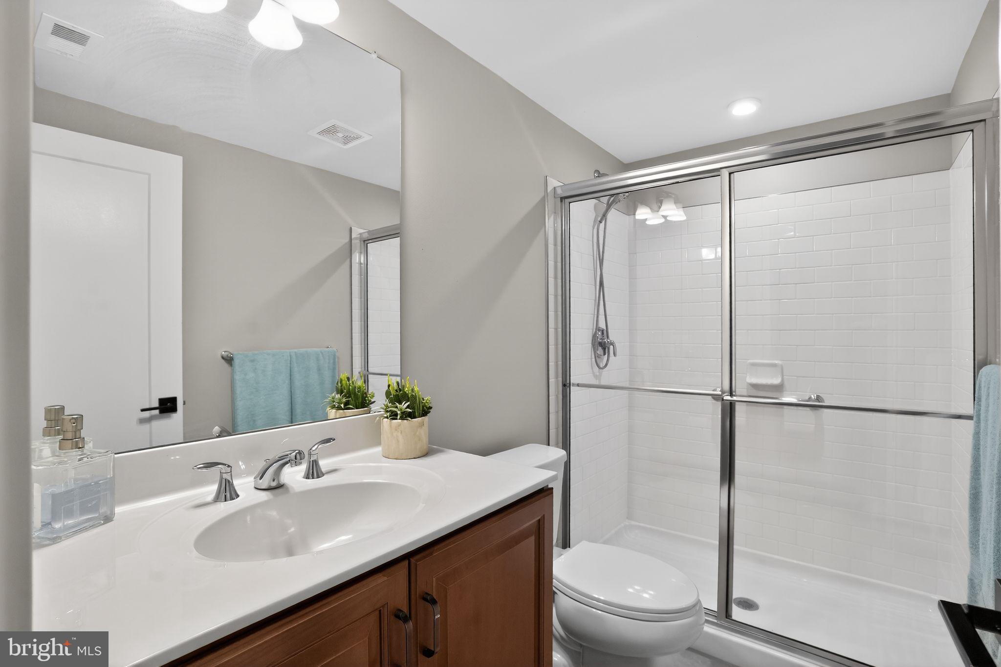 CREEKSIDE AT BLUE BELL - Residential