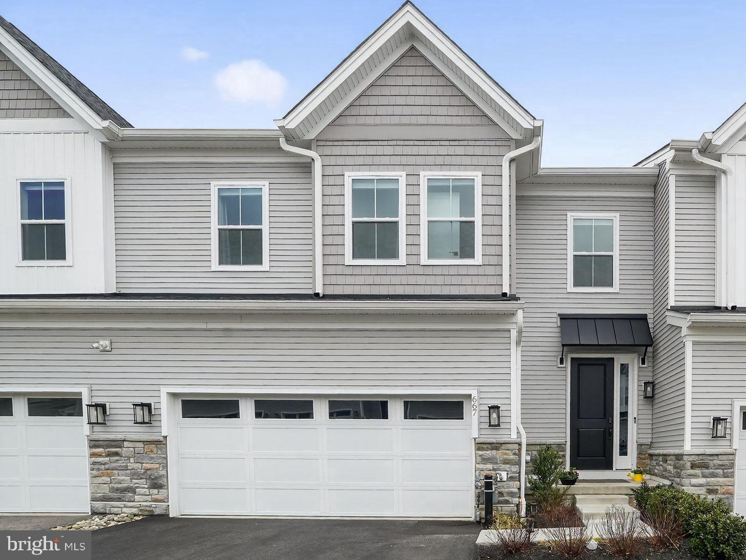 CREEKSIDE AT BLUE BELL - Residential