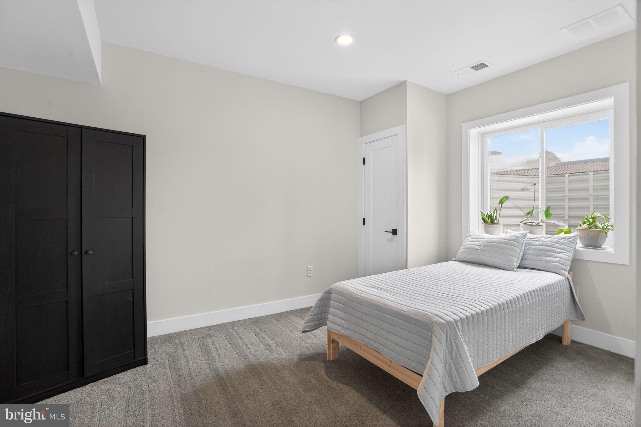 CREEKSIDE AT BLUE BELL - Residential