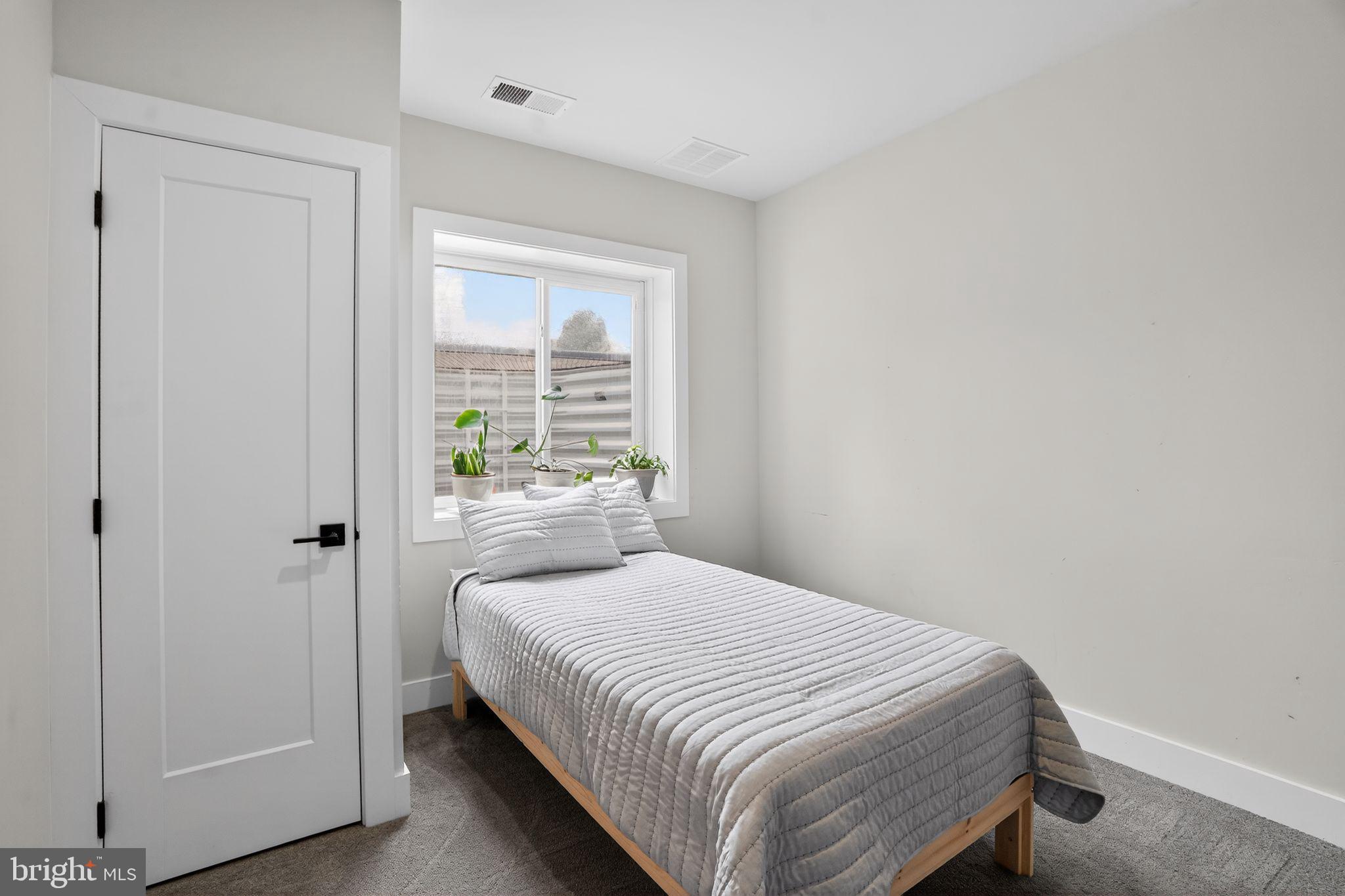 CREEKSIDE AT BLUE BELL - Residential