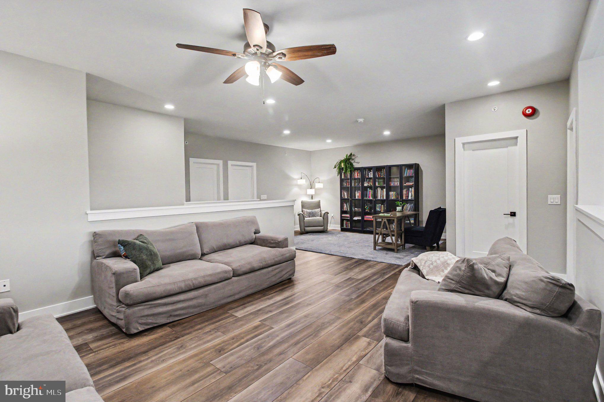 CREEKSIDE AT BLUE BELL - Residential