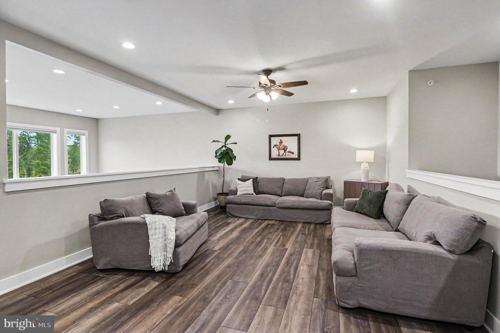CREEKSIDE AT BLUE BELL - Residential