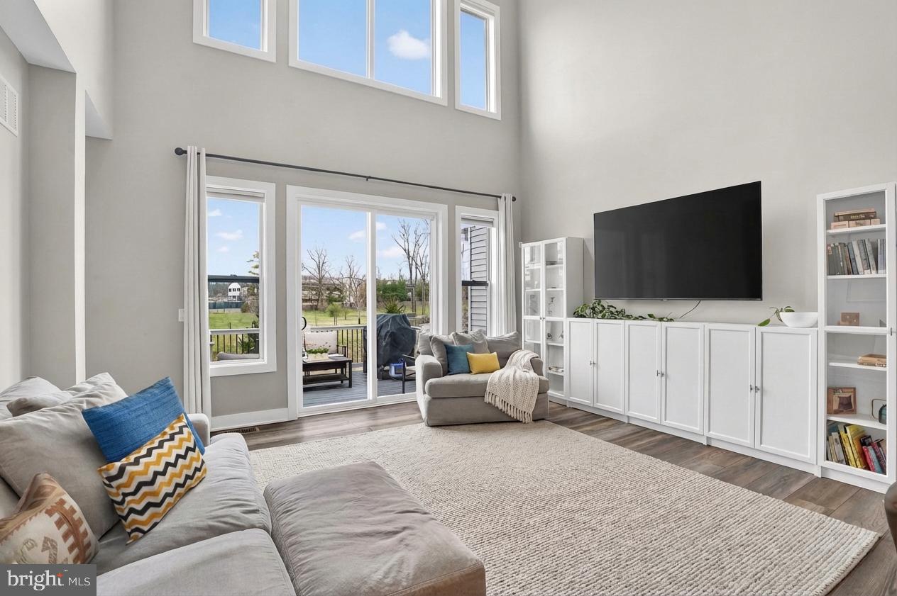 CREEKSIDE AT BLUE BELL - Residential