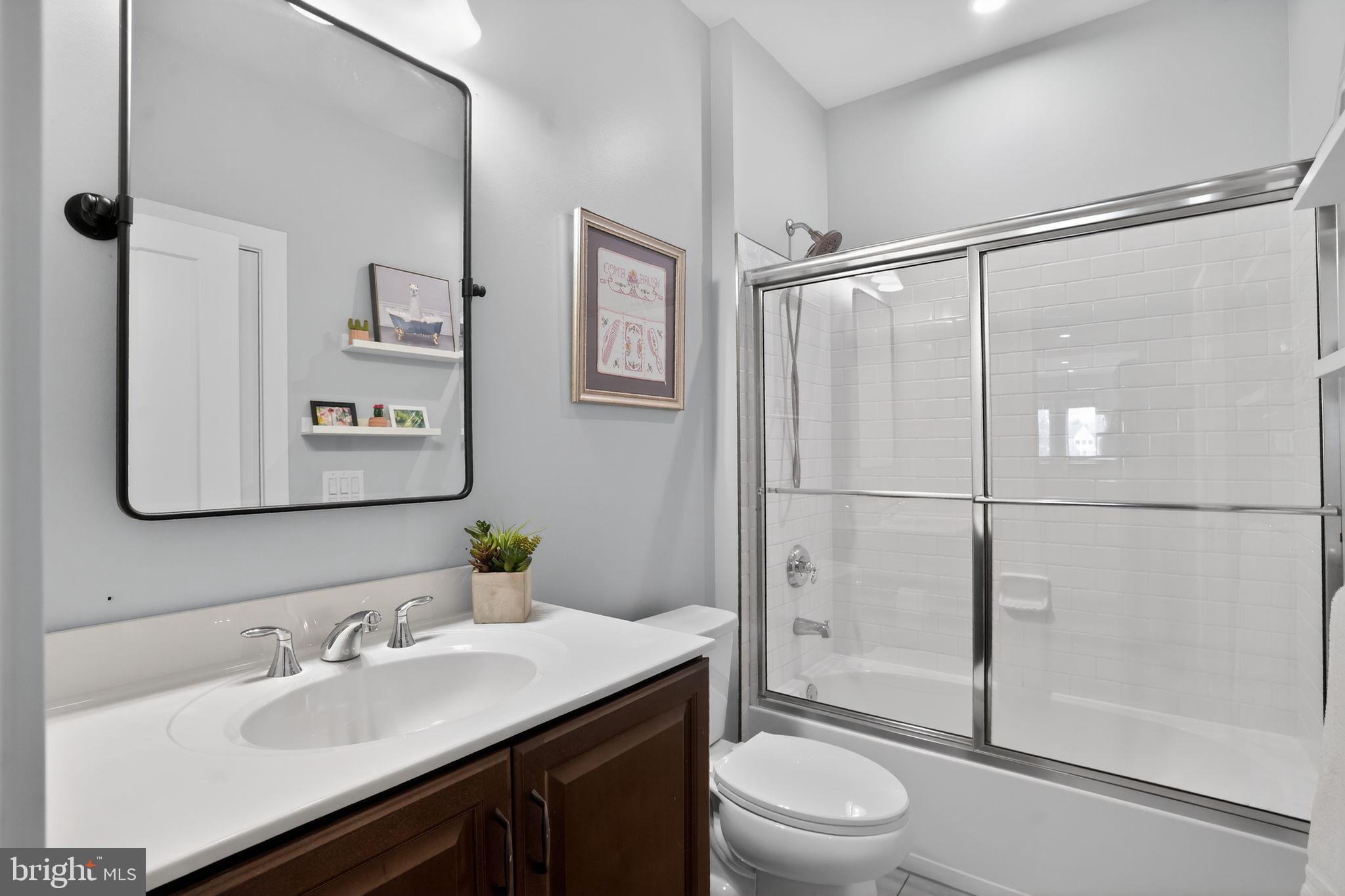 CREEKSIDE AT BLUE BELL - Residential