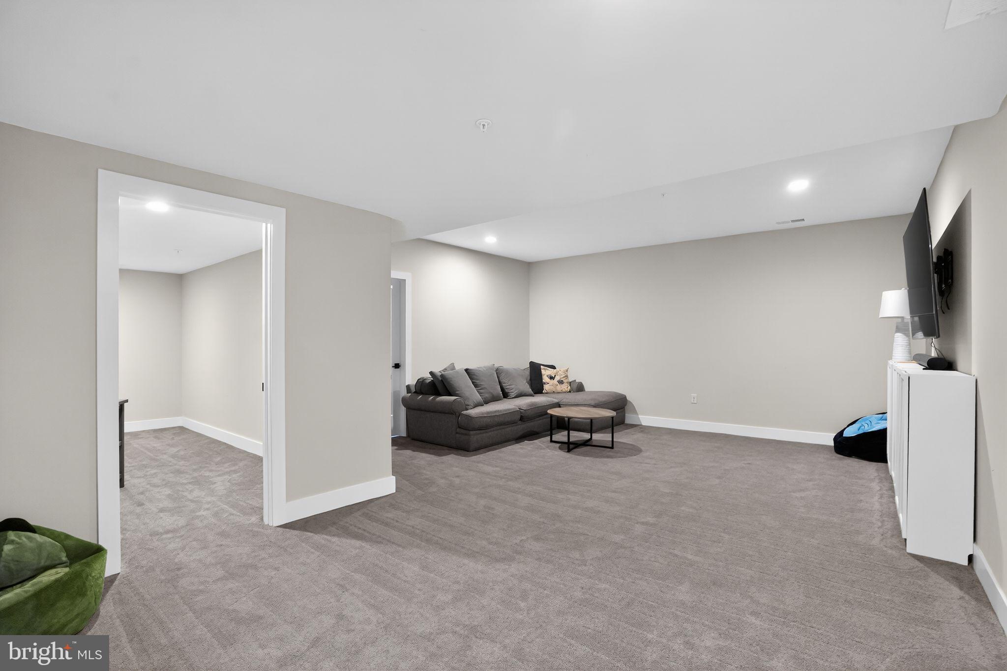 CREEKSIDE AT BLUE BELL - Residential