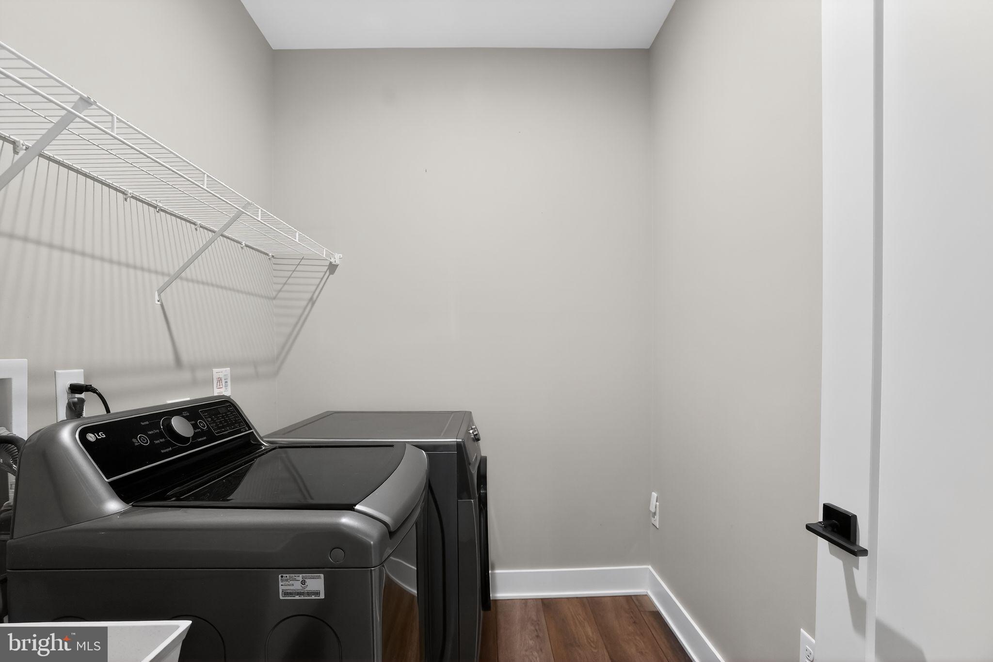 CREEKSIDE AT BLUE BELL - Residential