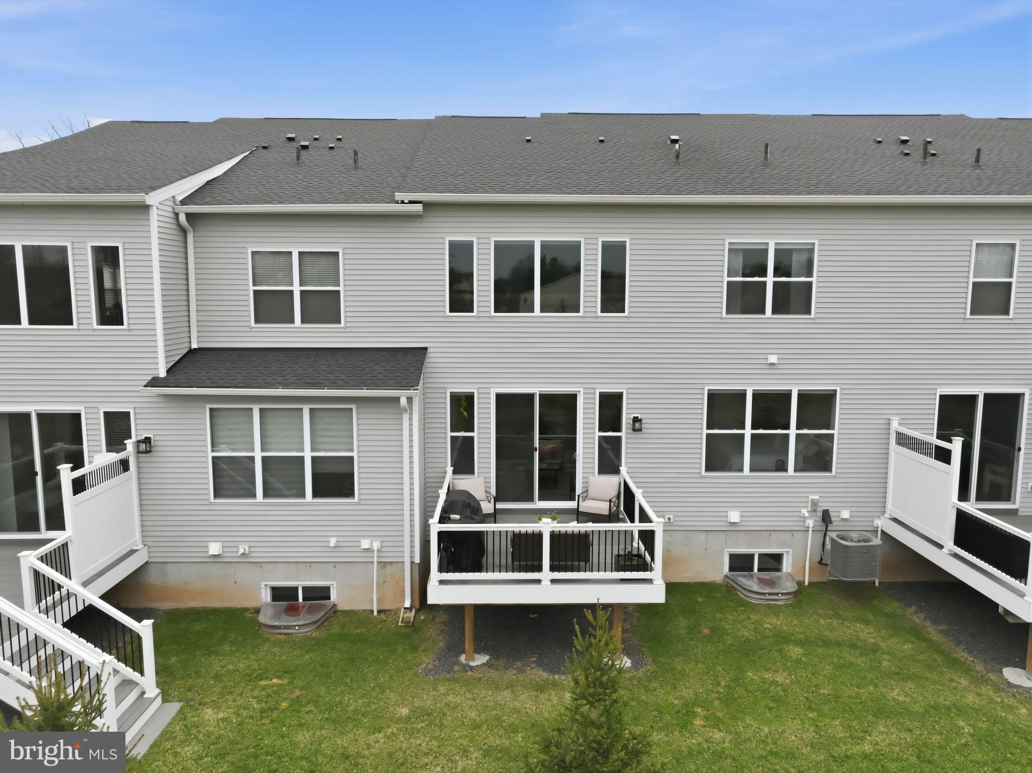 CREEKSIDE AT BLUE BELL - Residential