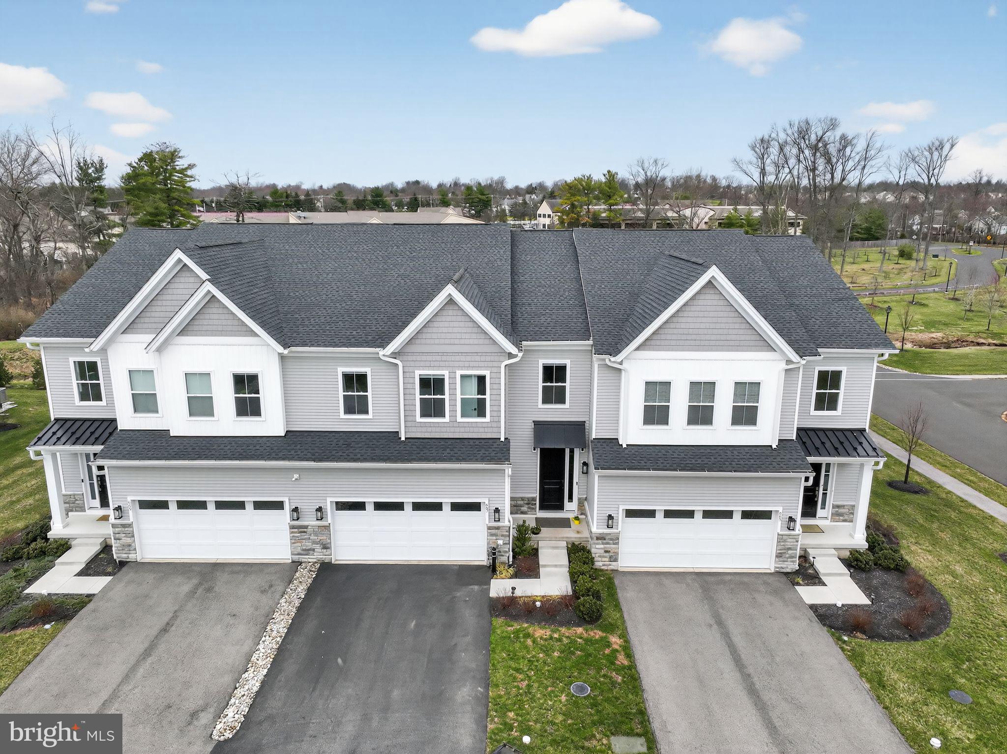 CREEKSIDE AT BLUE BELL - Residential