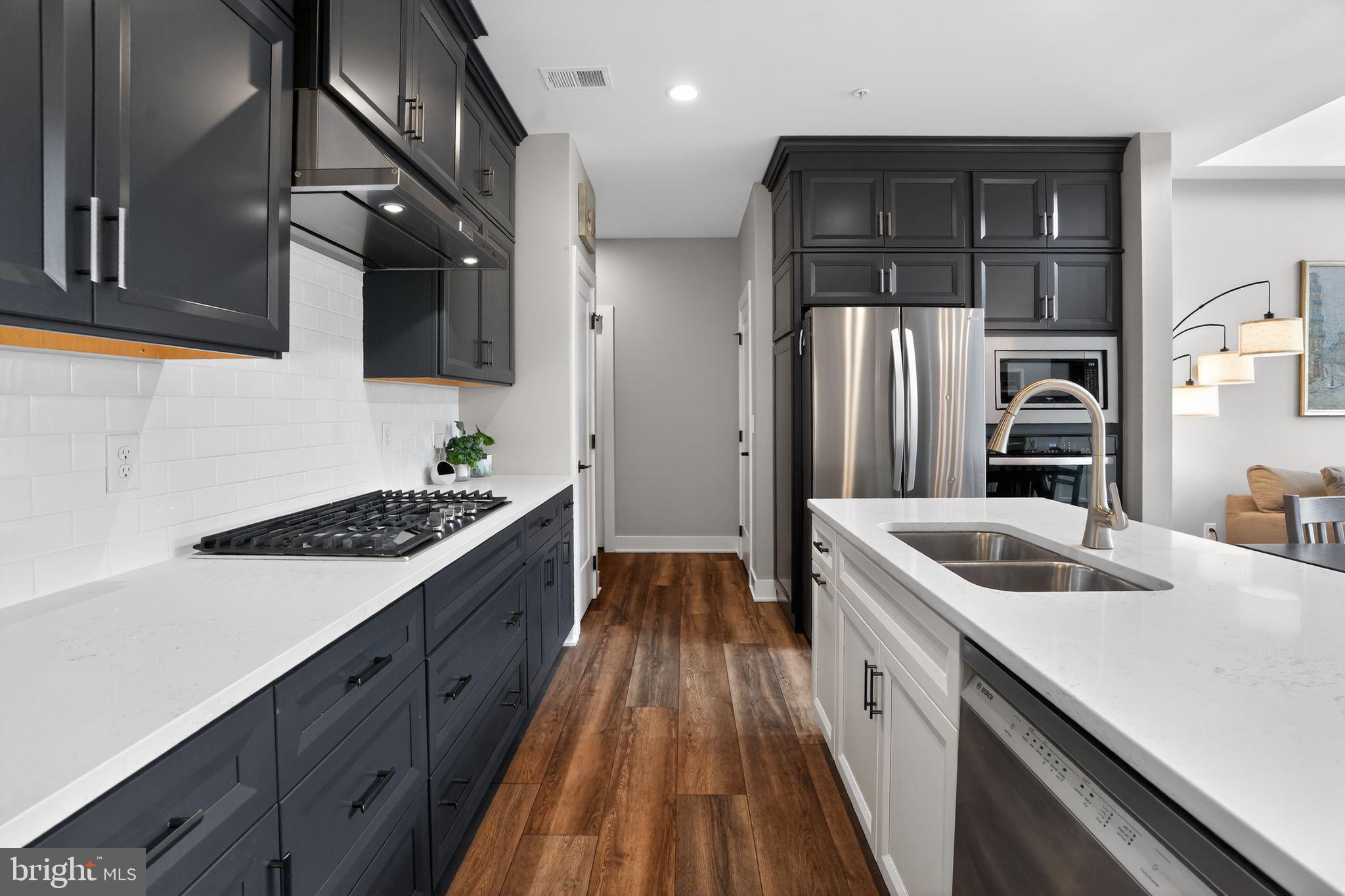 CREEKSIDE AT BLUE BELL - Residential