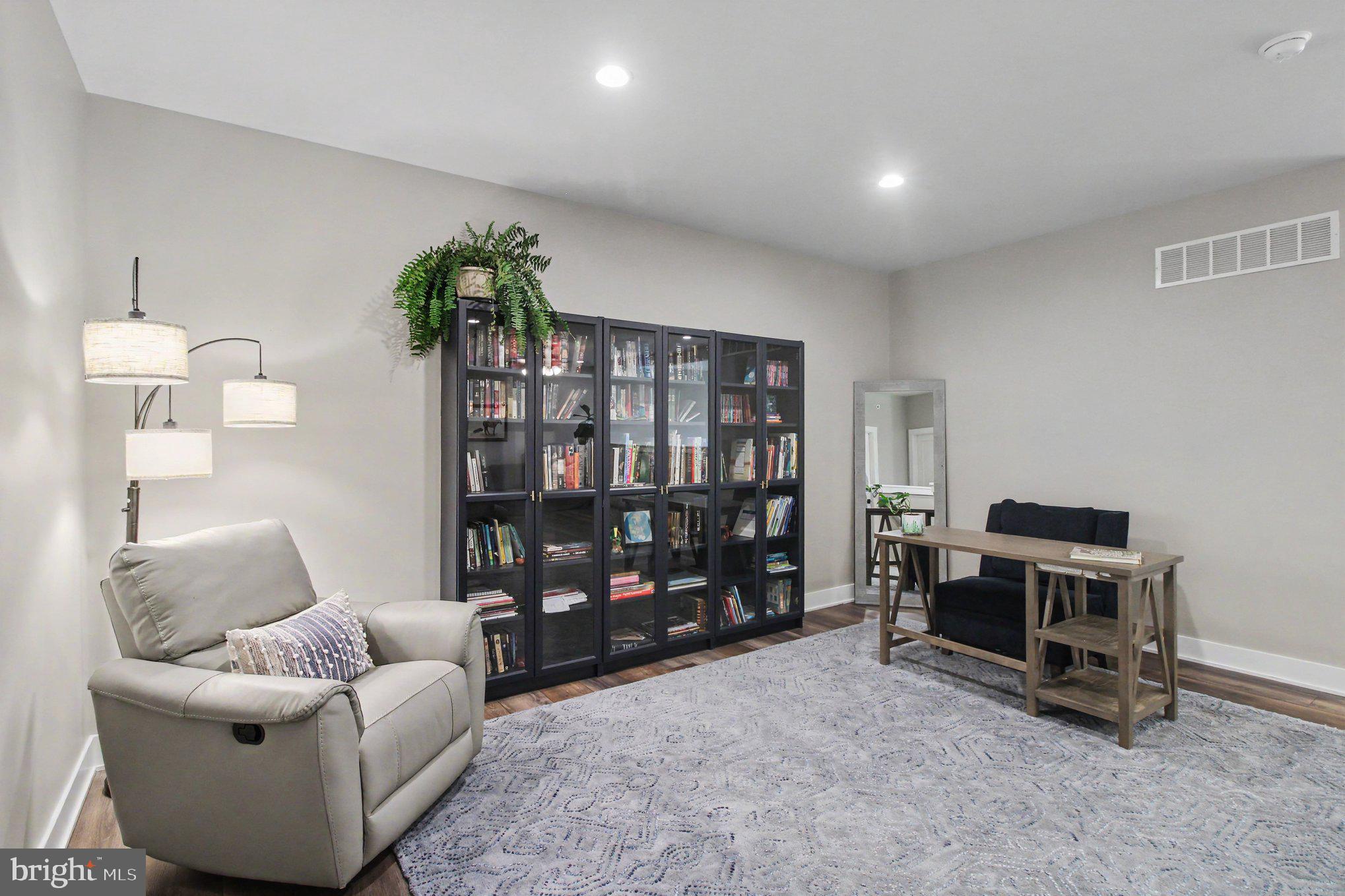 CREEKSIDE AT BLUE BELL - Residential