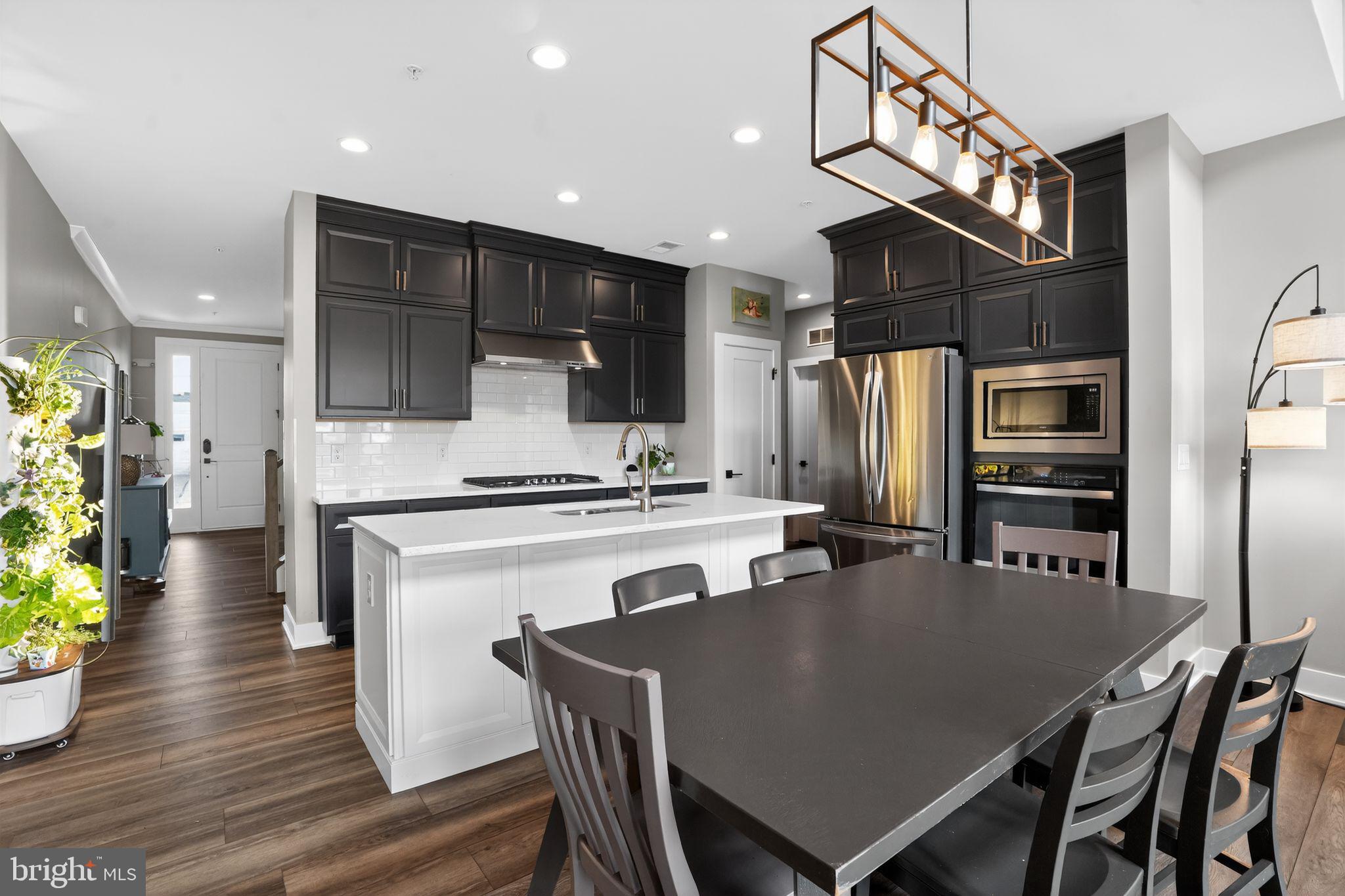 CREEKSIDE AT BLUE BELL - Residential