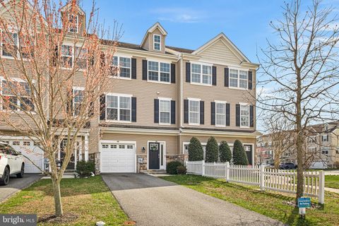 Townhouse For Sale - 1302 Carrick Court<br/> MIDDLETOWN, DE 19709