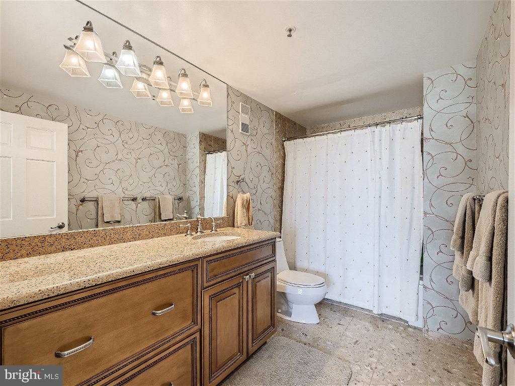 HARBOR EAST - Residential