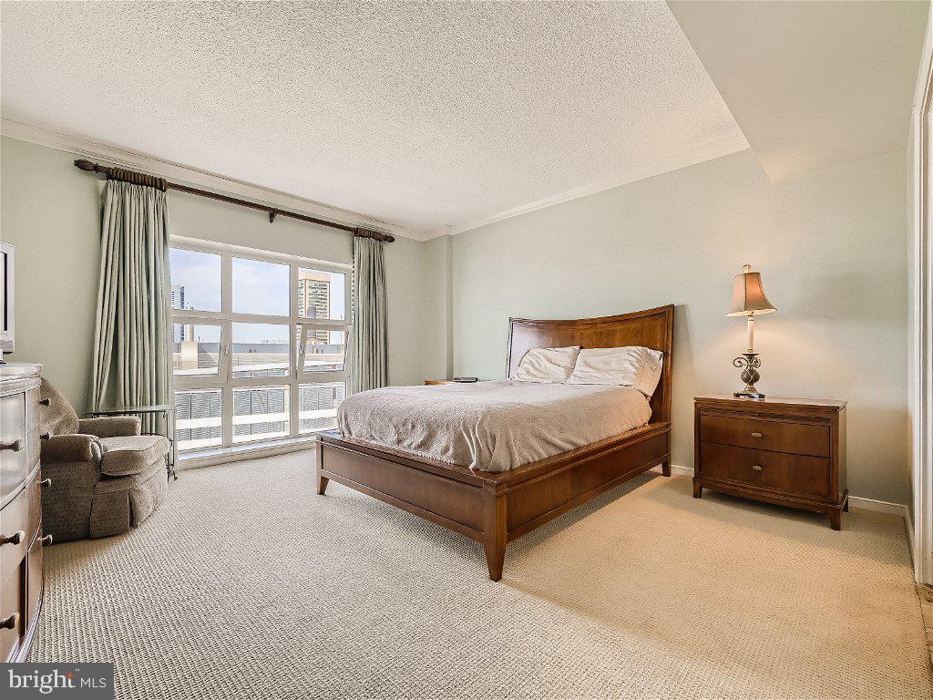 HARBOR EAST - Residential