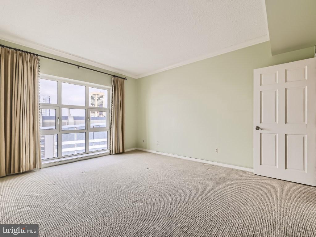 HARBOR EAST - Residential