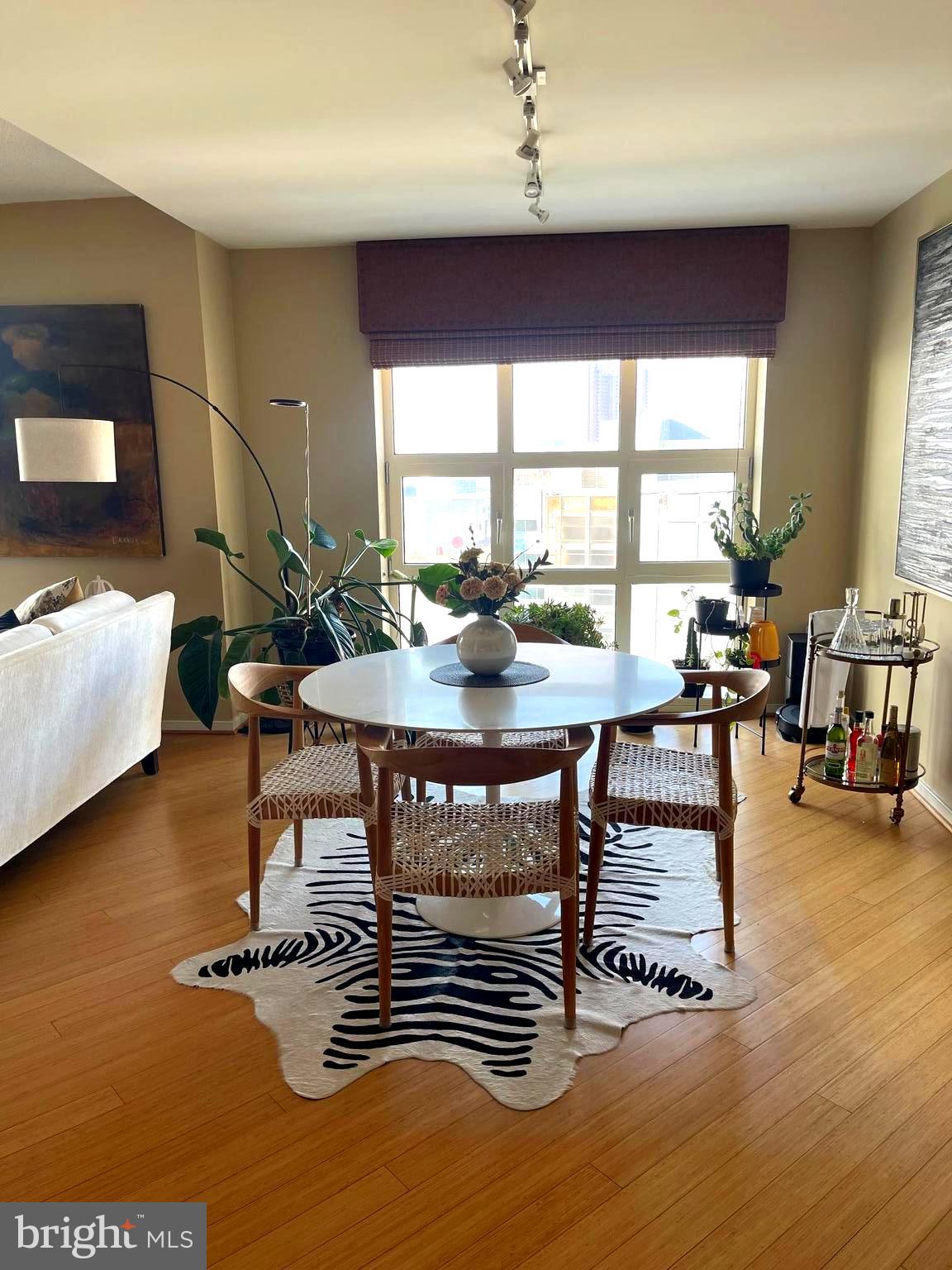 HARBOR EAST - Residential