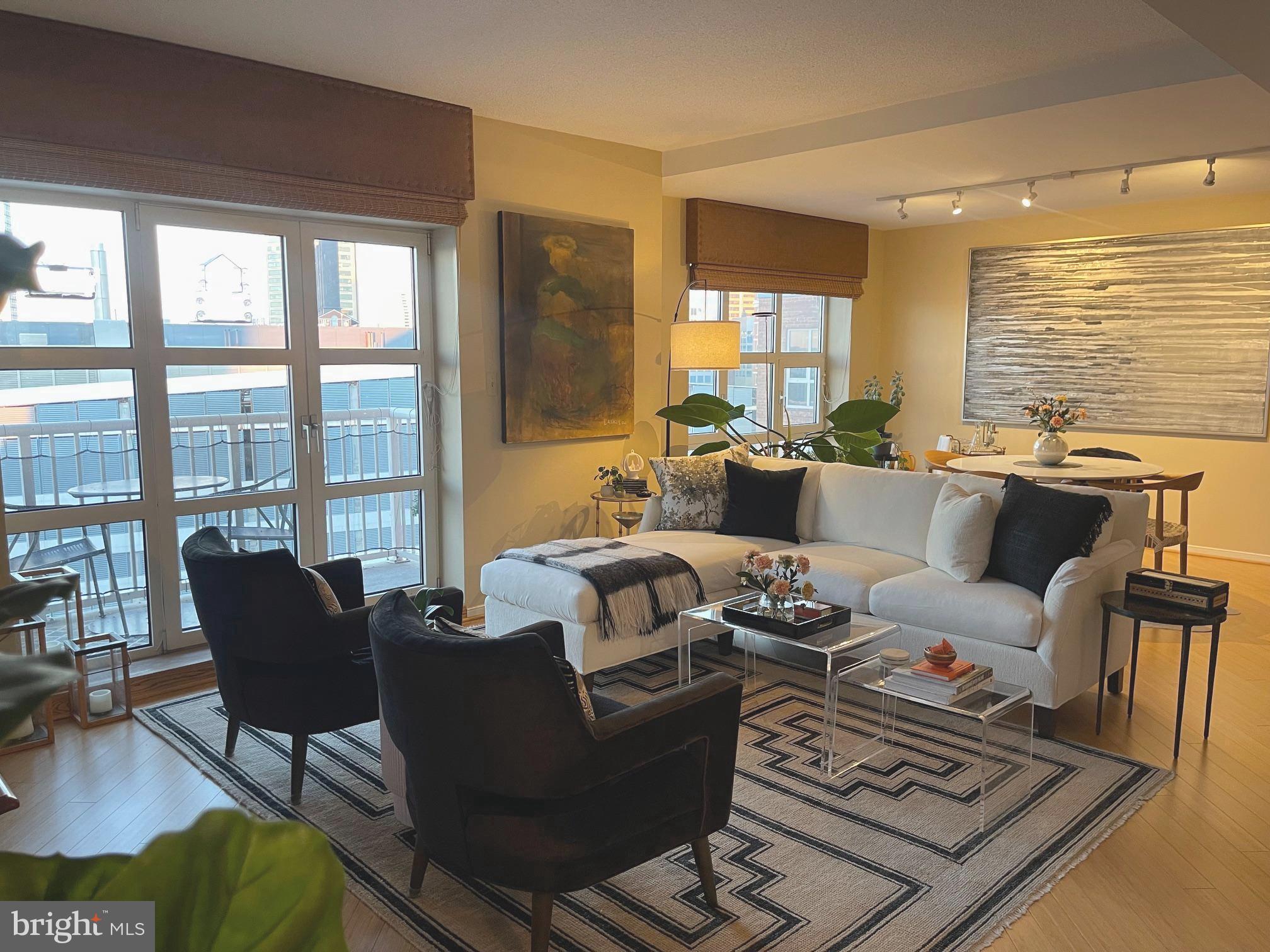 HARBOR EAST - Residential