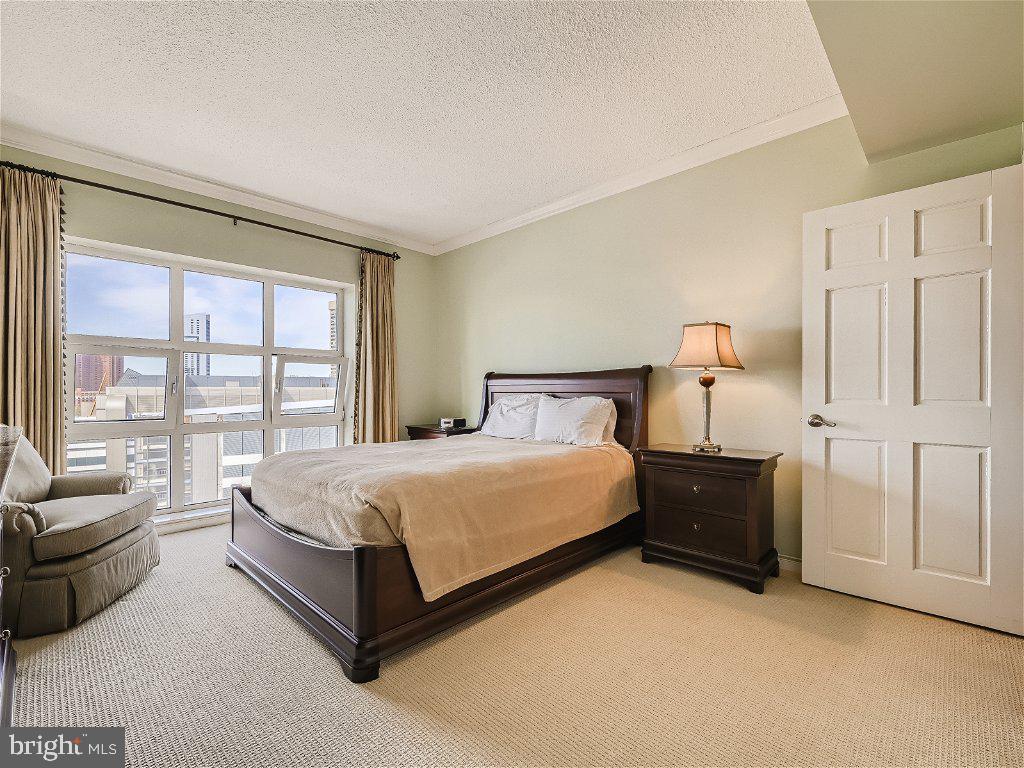 HARBOR EAST - Residential