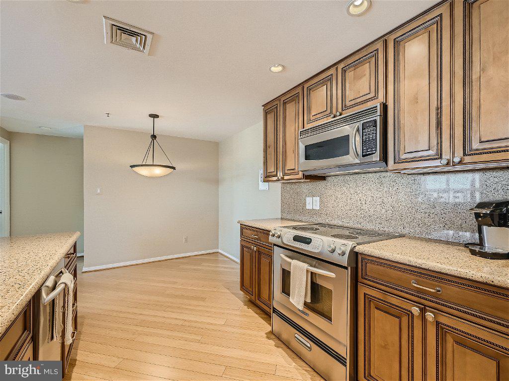 HARBOR EAST - Residential