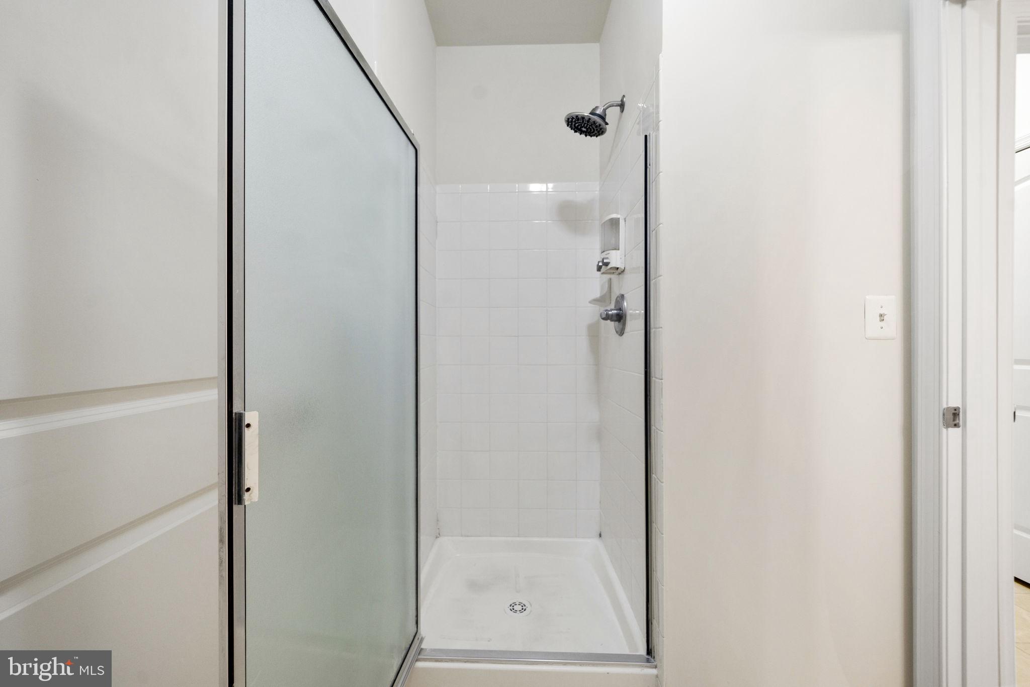 THE HOLLOW AT FOX VA - Residential