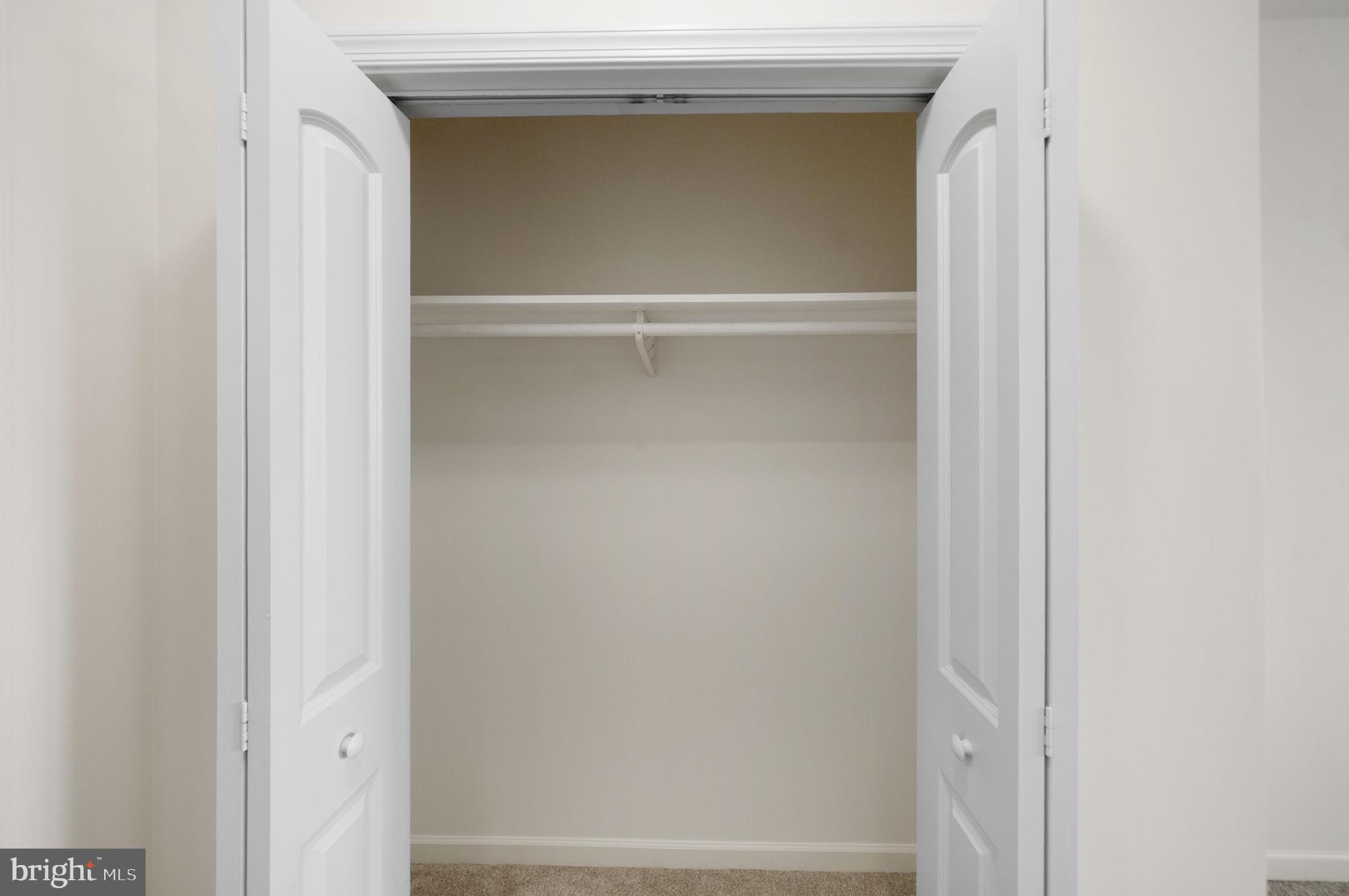 THE HOLLOW AT FOX VA - Residential