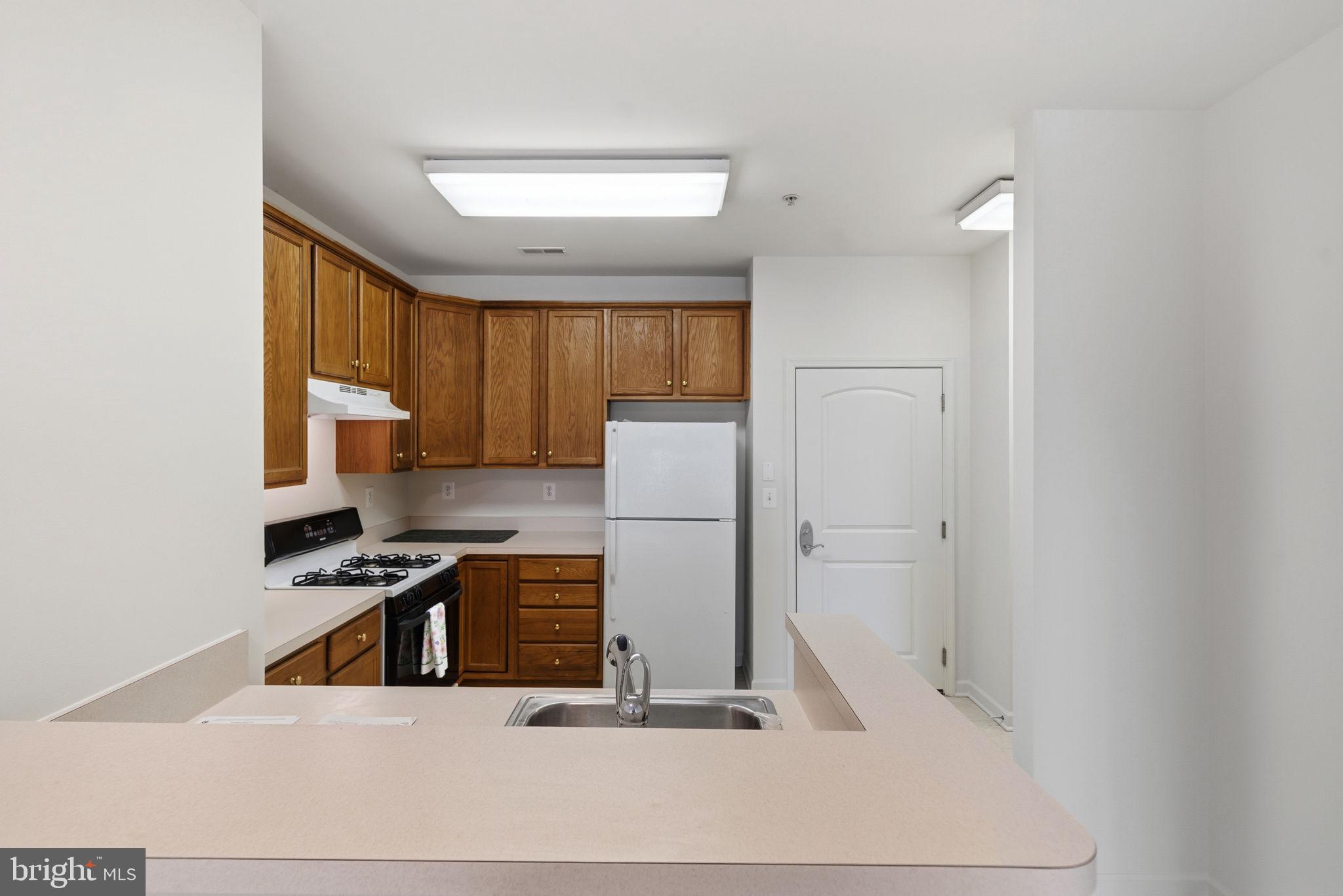 THE HOLLOW AT FOX VA - Residential