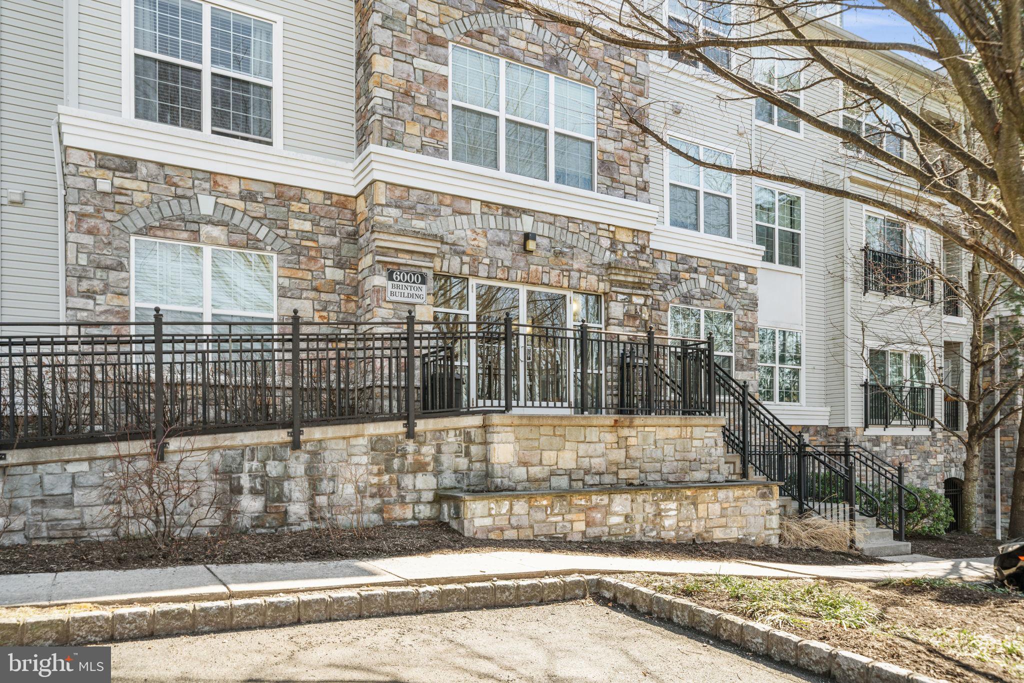 THE HOLLOW AT FOX VA - Residential