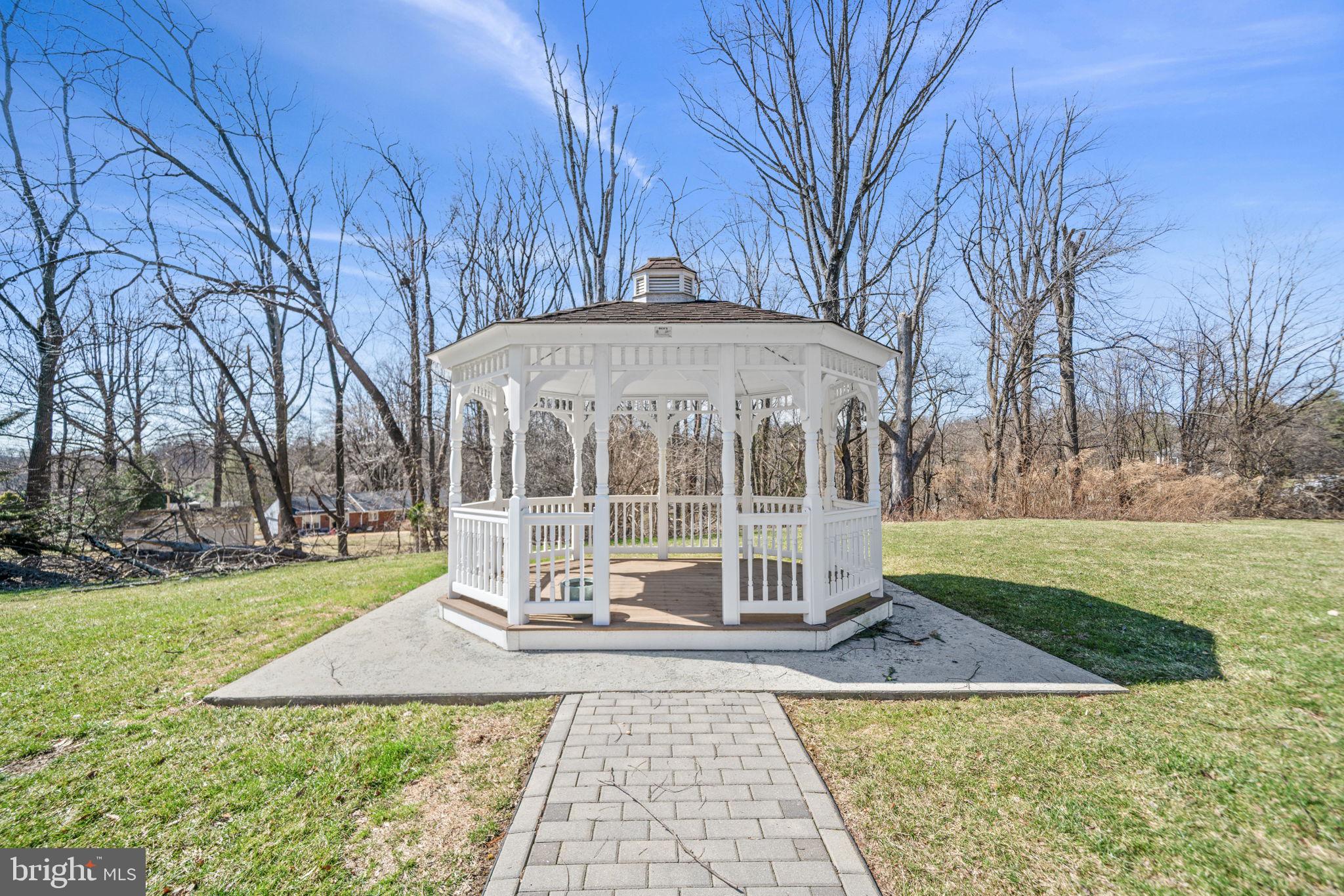 THE HOLLOW AT FOX VA - Residential