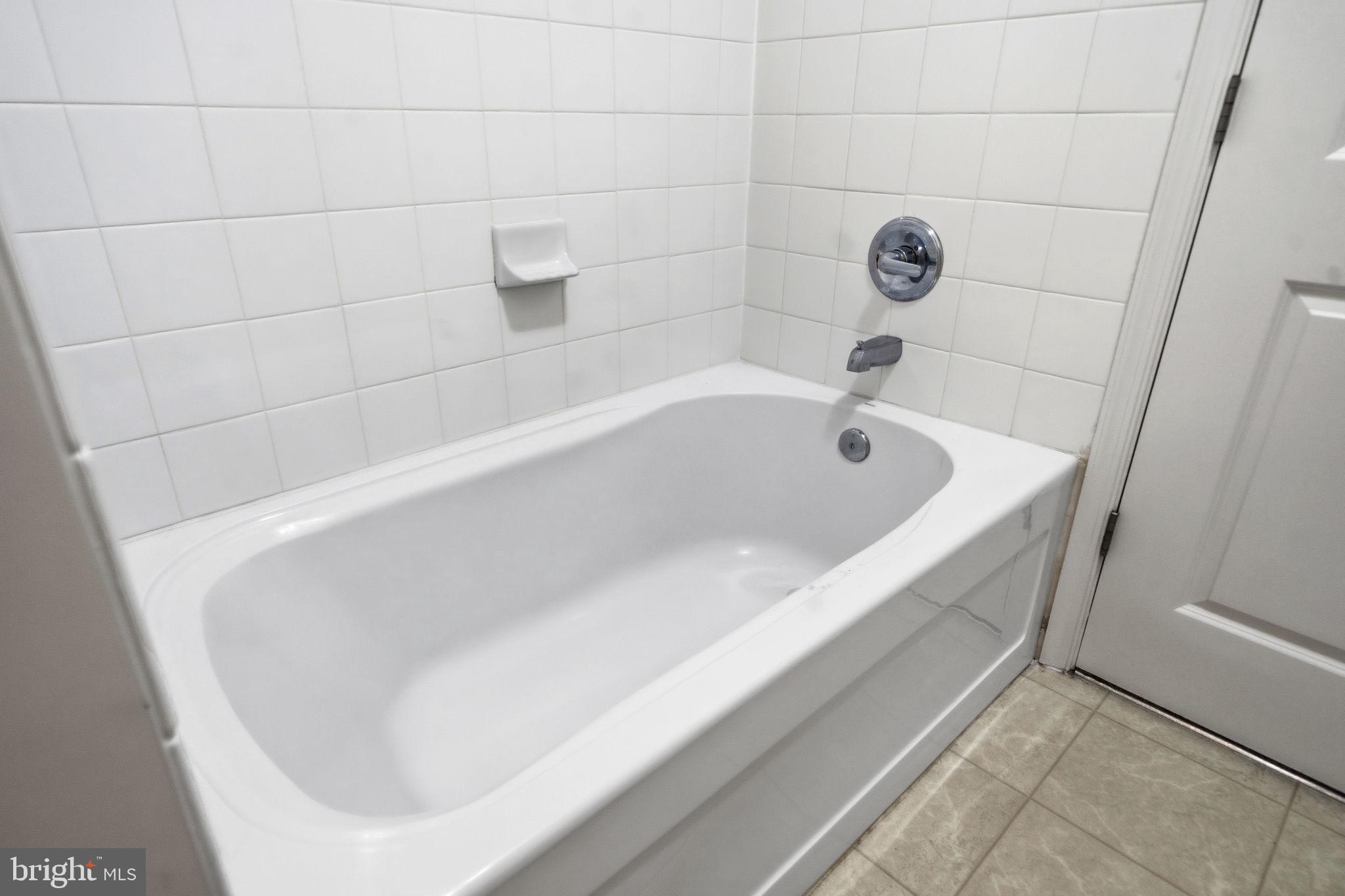 THE HOLLOW AT FOX VA - Residential