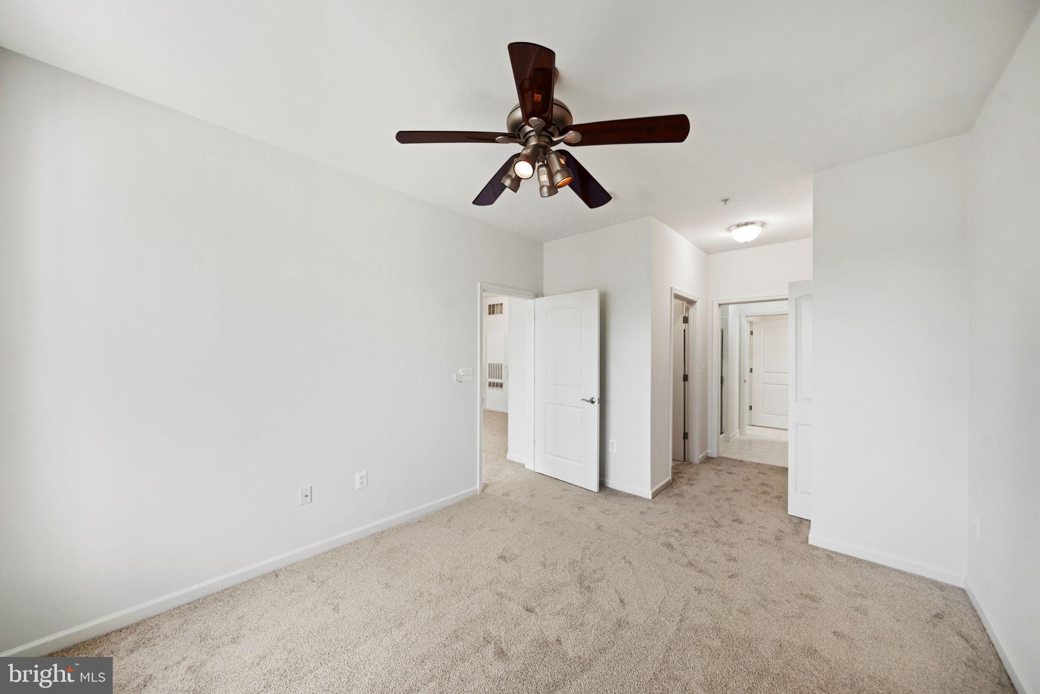 THE HOLLOW AT FOX VA - Residential