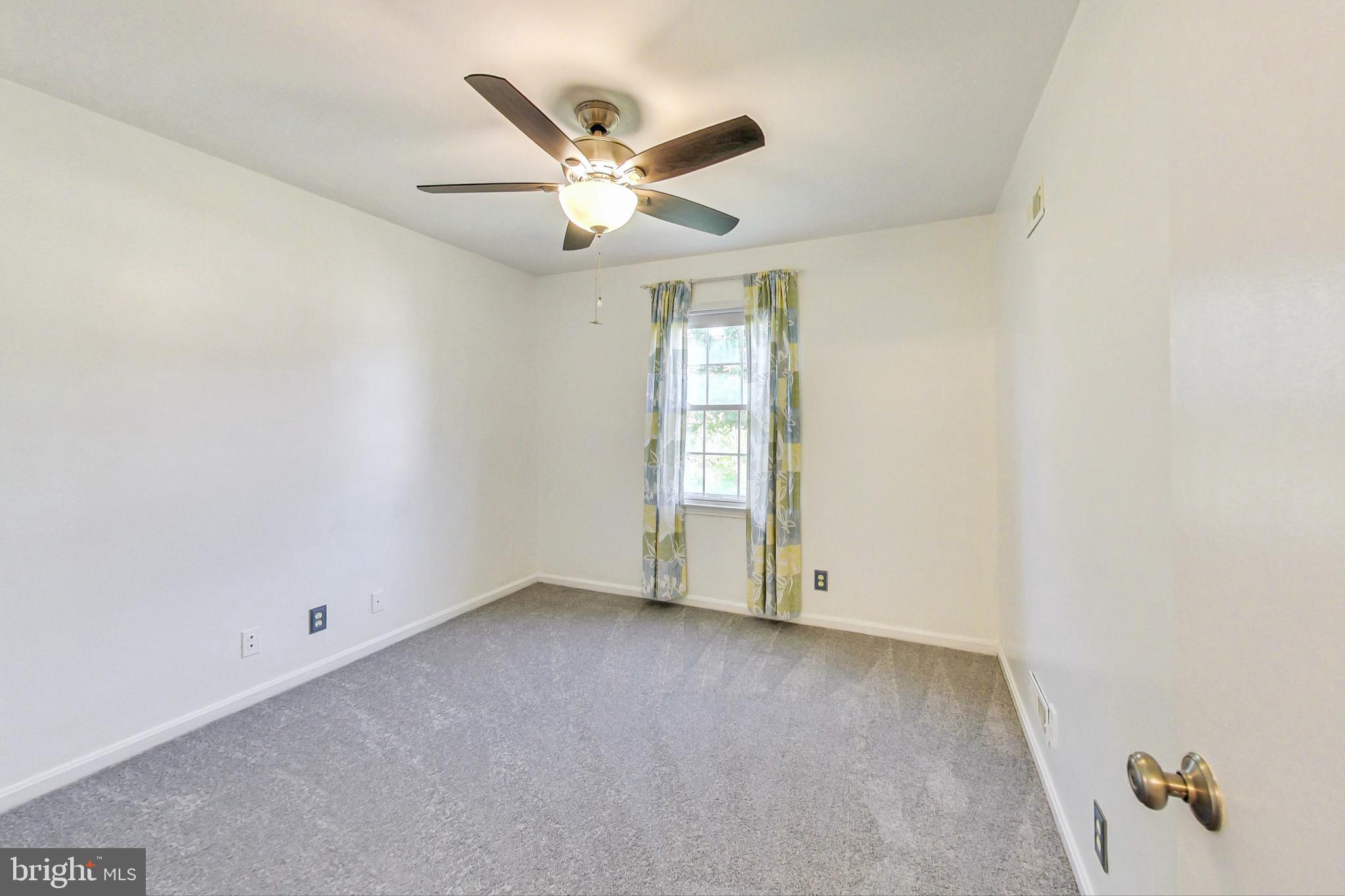 DIAMOND FARM - Residential Lease