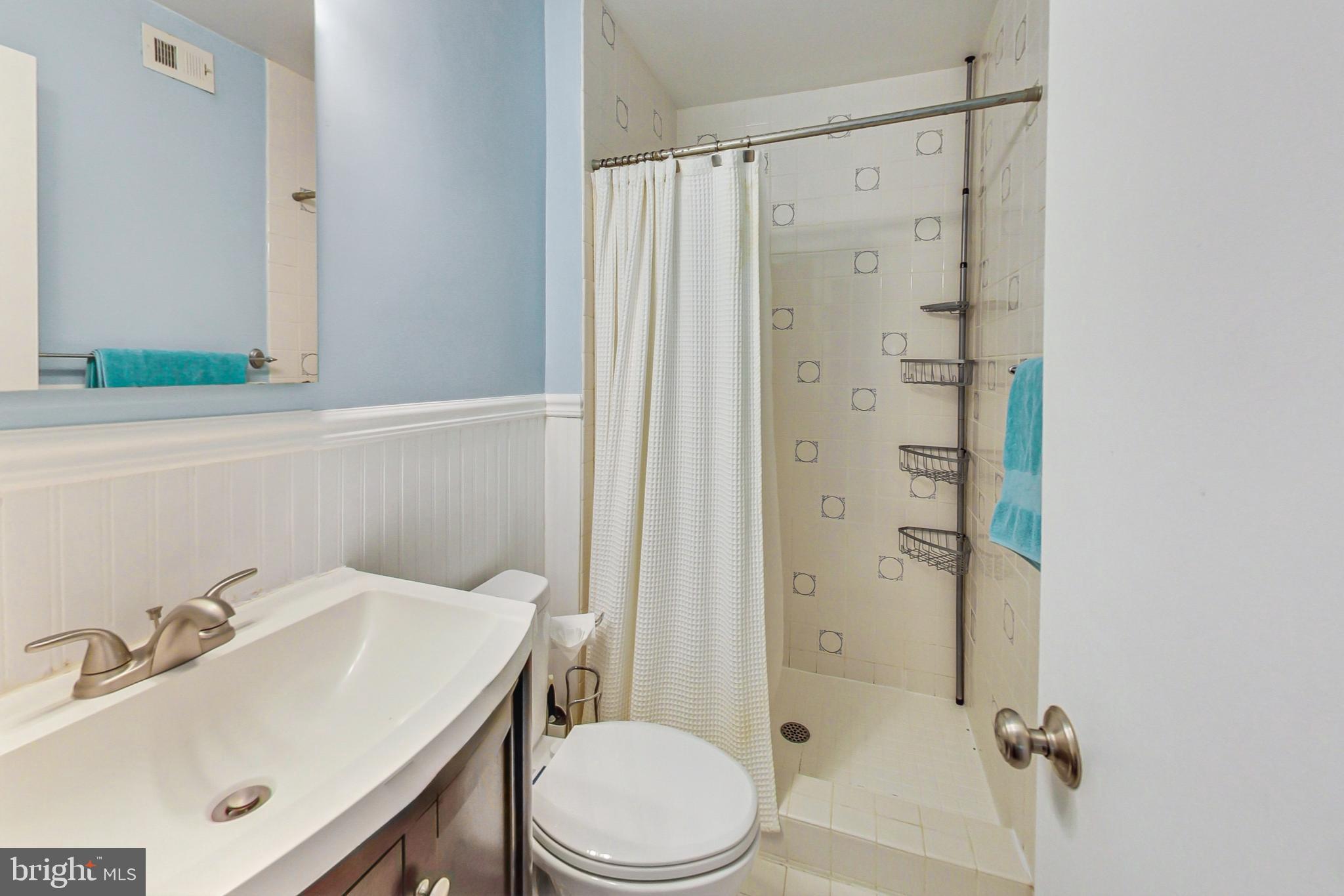 DIAMOND FARM - Residential Lease