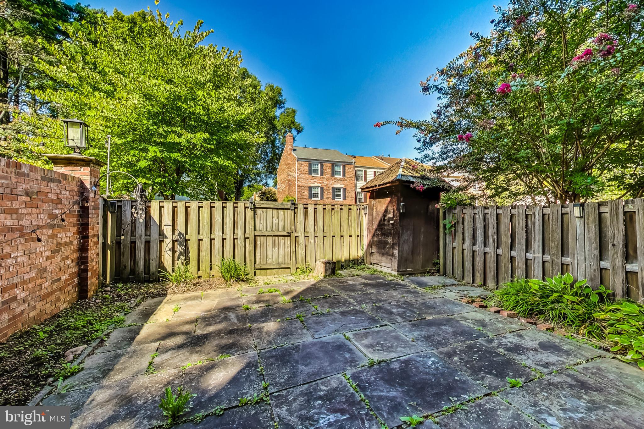 DIAMOND FARM - Residential Lease